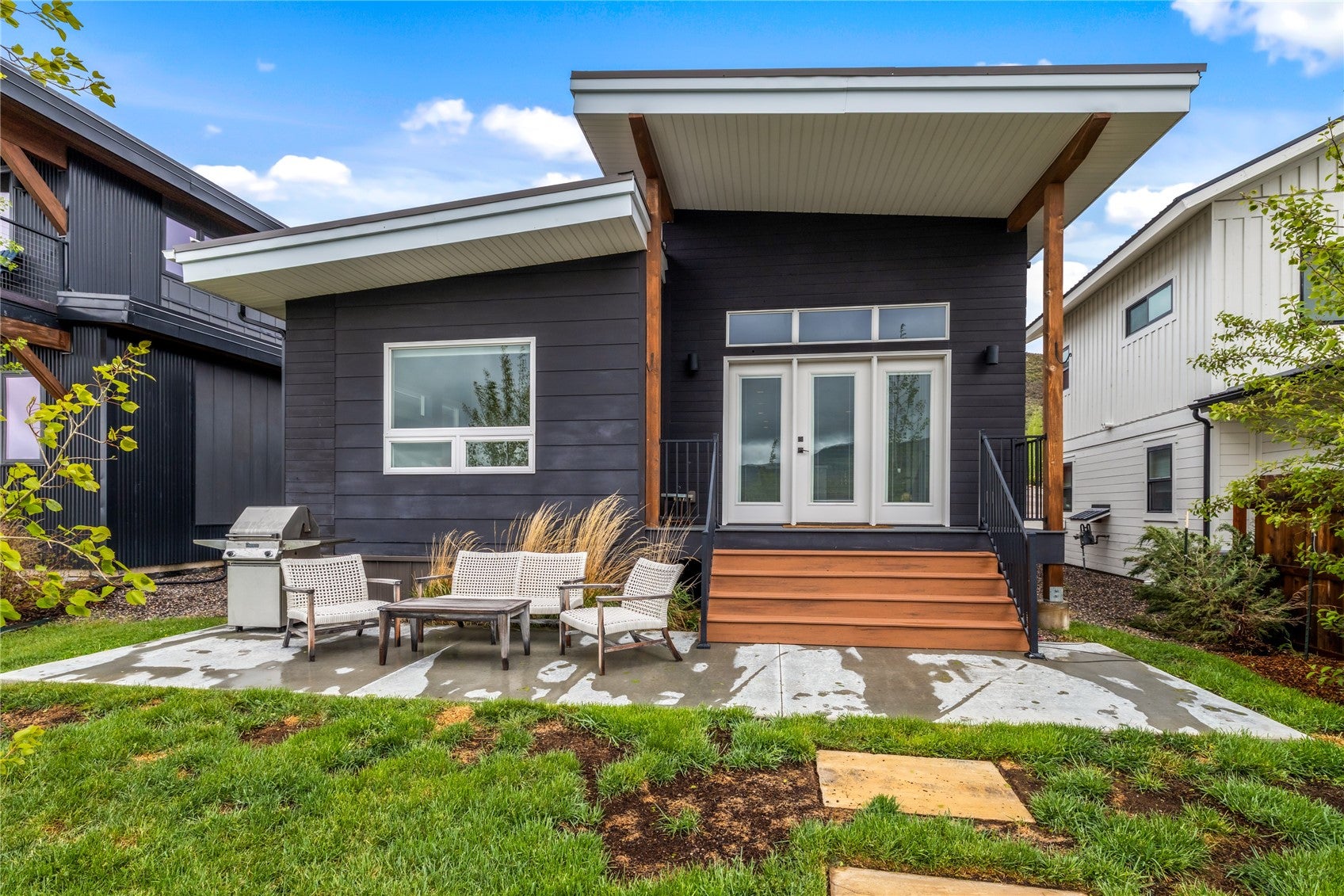 1501 Sunset Way — photo