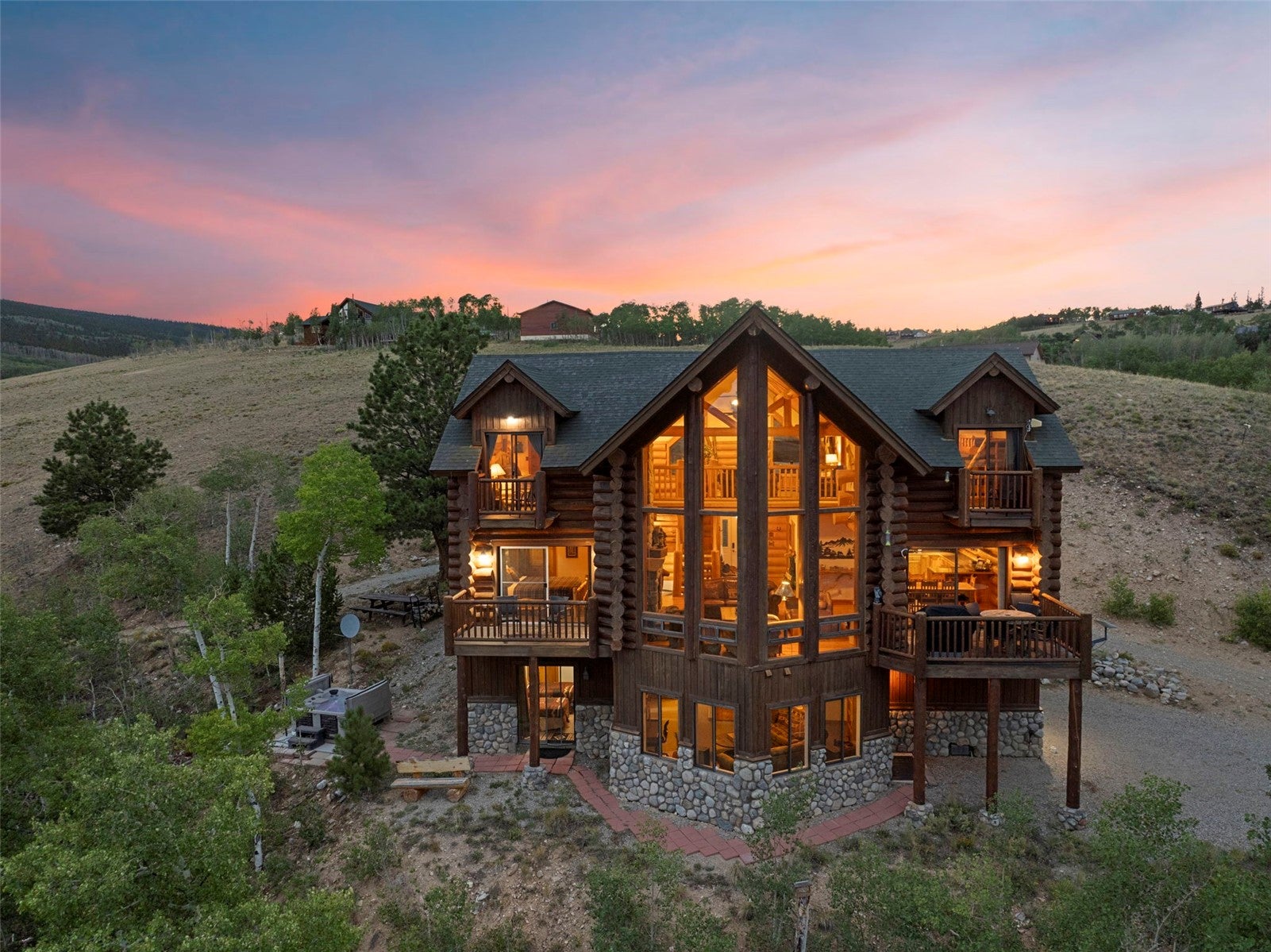1586 Sheep Ridge Road — photo
