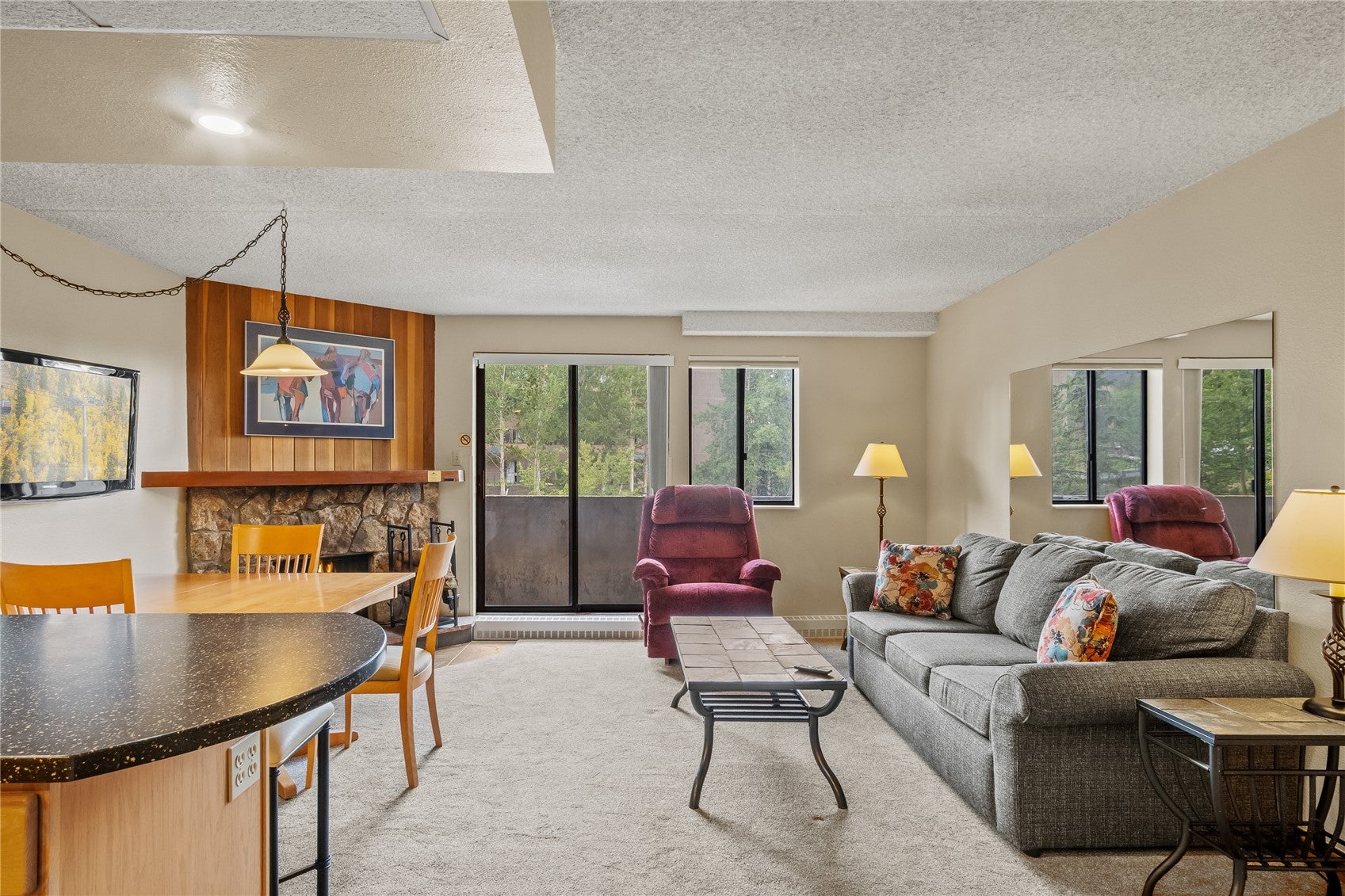 611 Village Road 23220 — photo