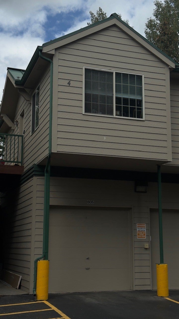 980 Lakepoint Drive 4 — photo
