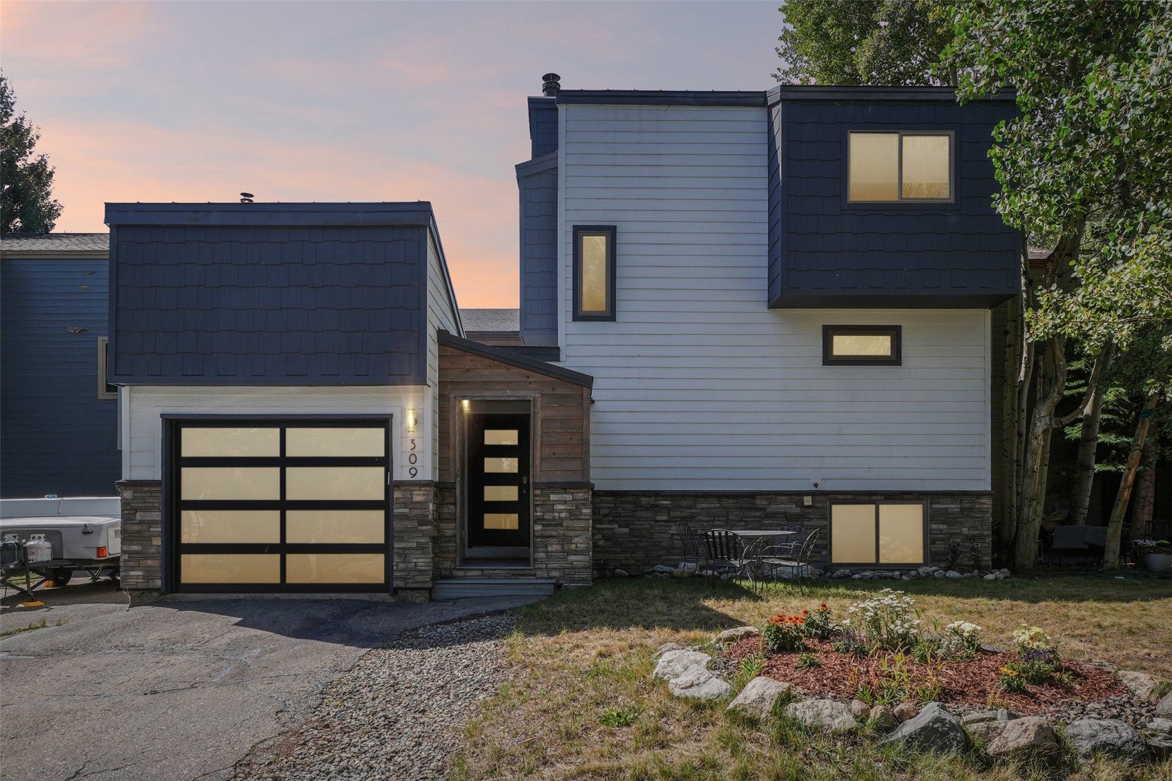 309 Creekside Drive — photo