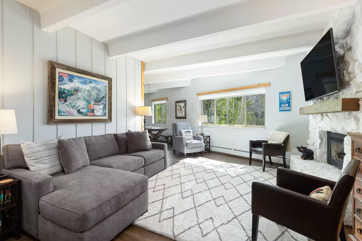 370 E La Bonte Street 101 — photo