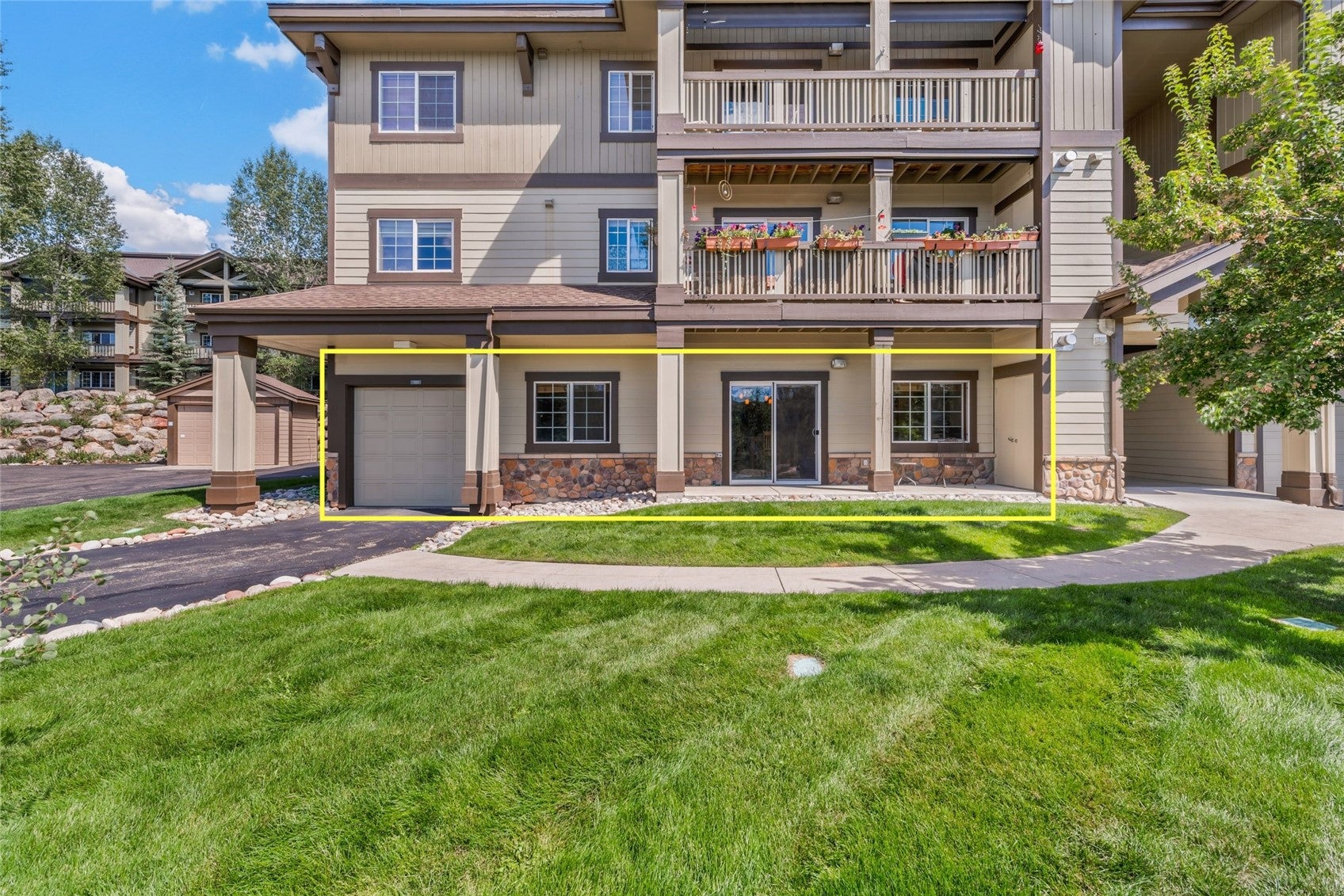 3370 Columbine Drive 101 — photo