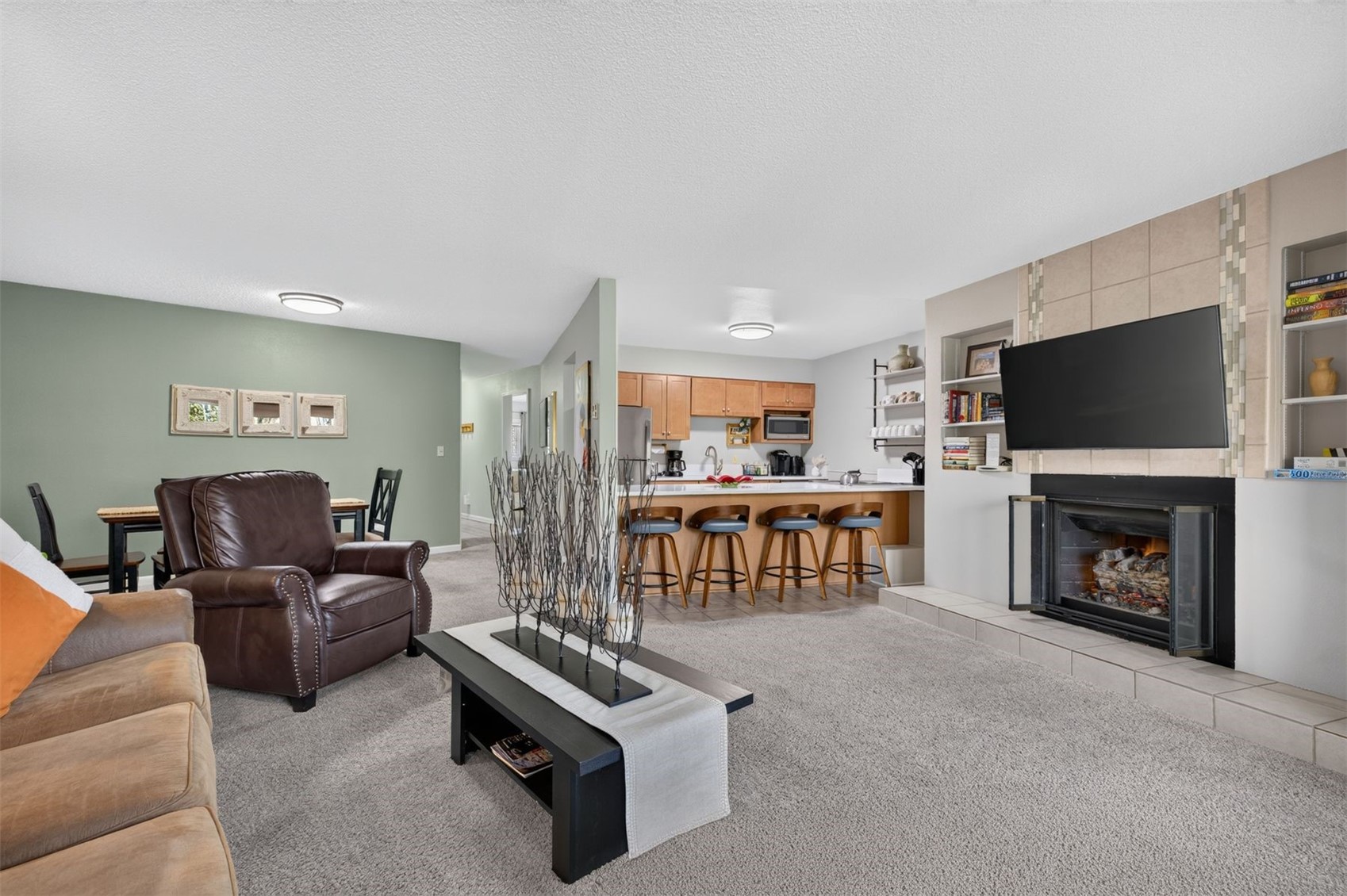 105 S Park Avenue Unit 214 — photo