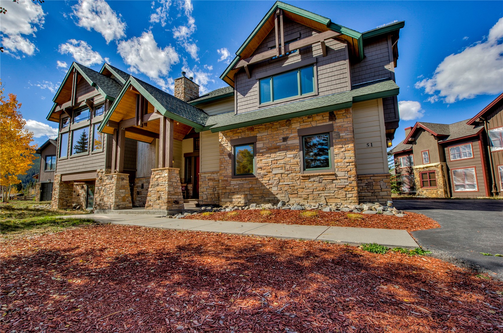 51 Mule Deer Court — photo
