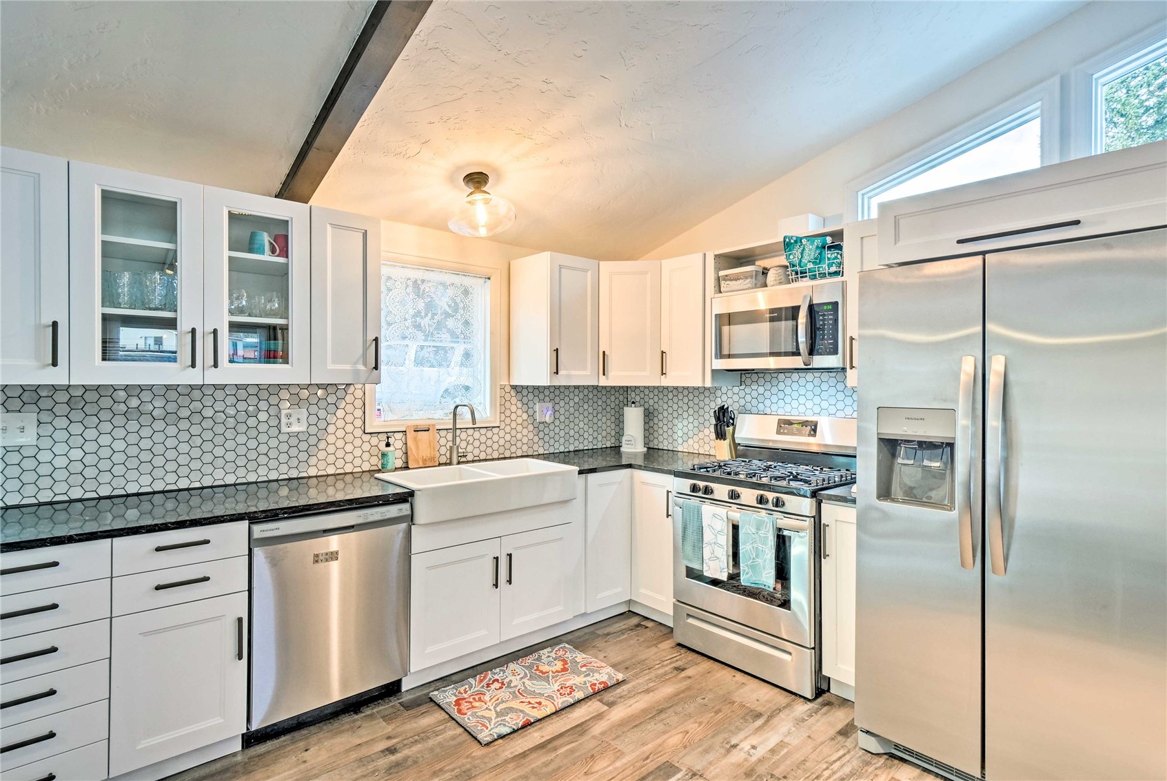 28 Magnum Bonum Drive — photo