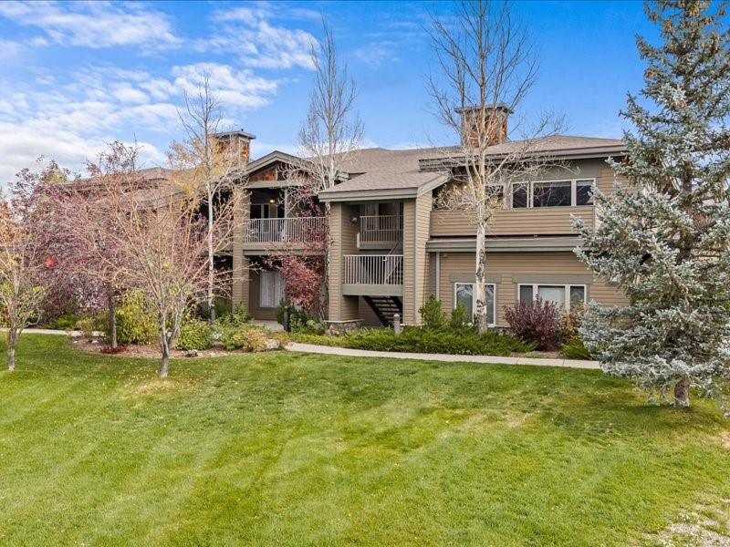 1915 Alpine Plaza Unit R3 — photo