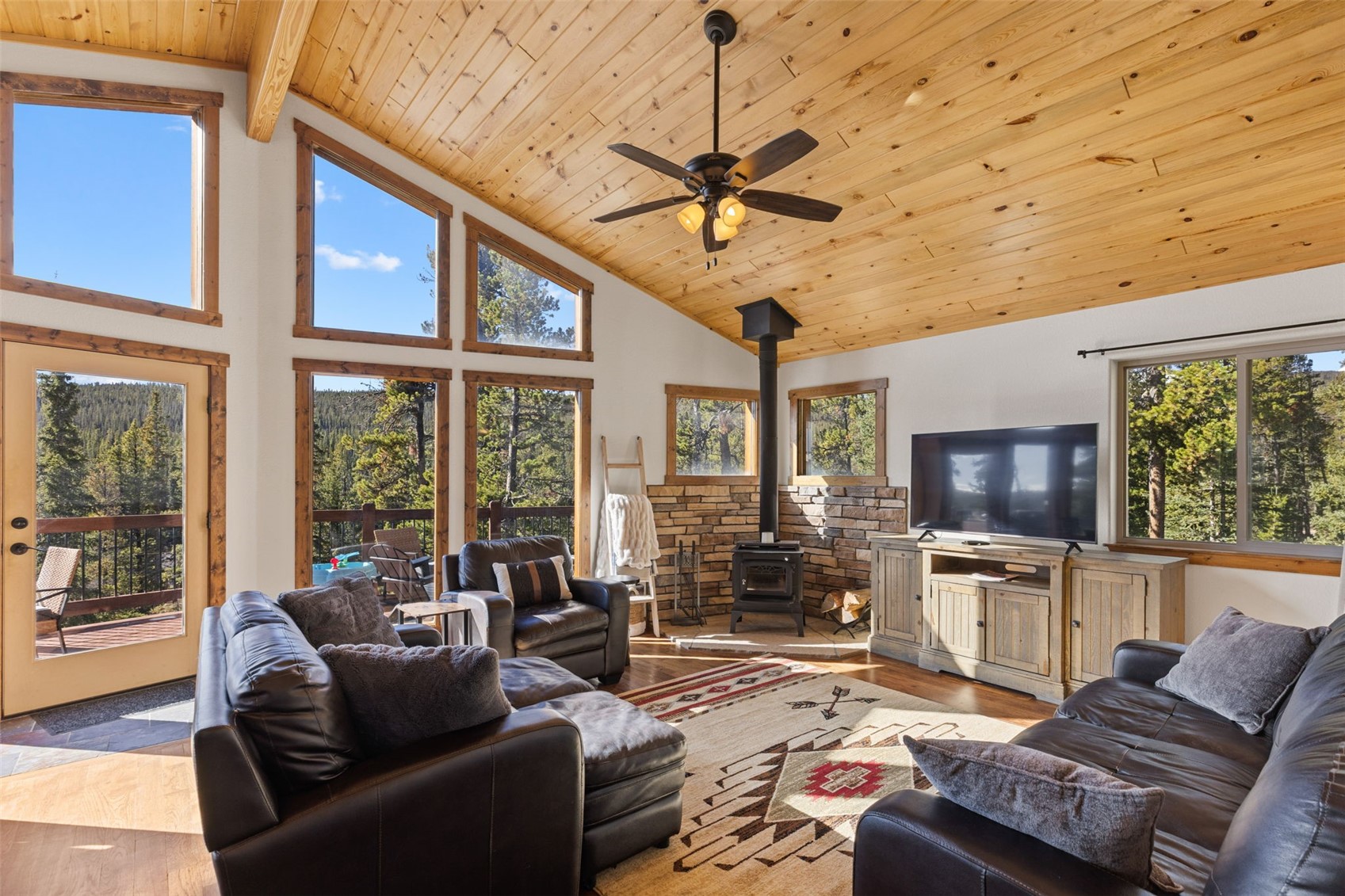 3407 Nugget Road — photo