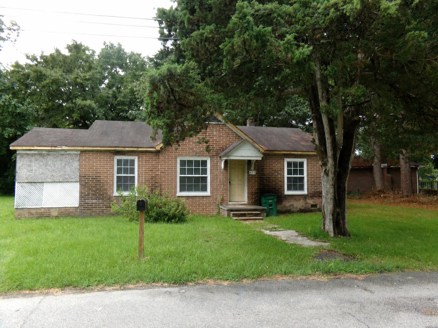 409 Munnerlyn Street — photo