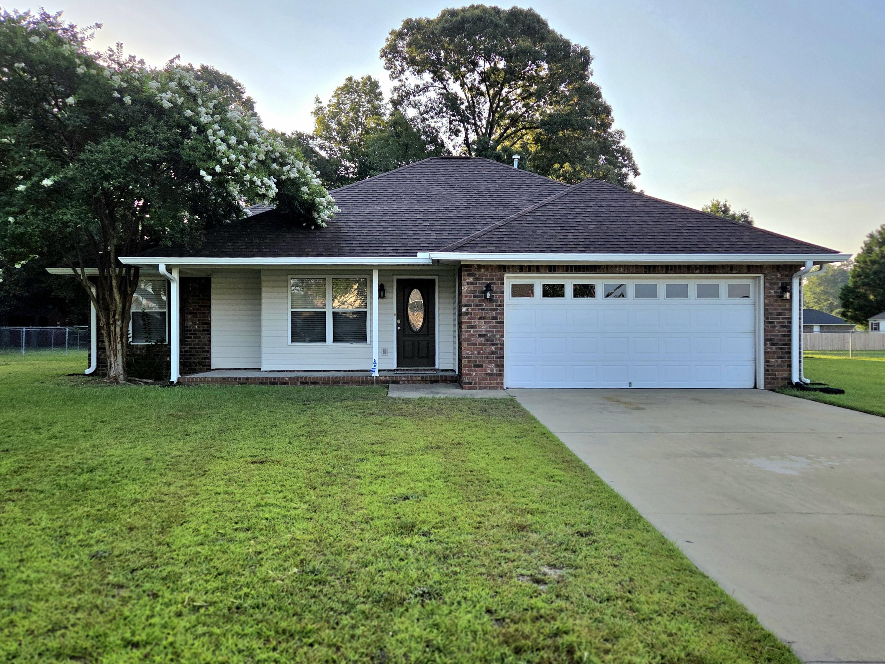 3625 Rhododendron Street — photo