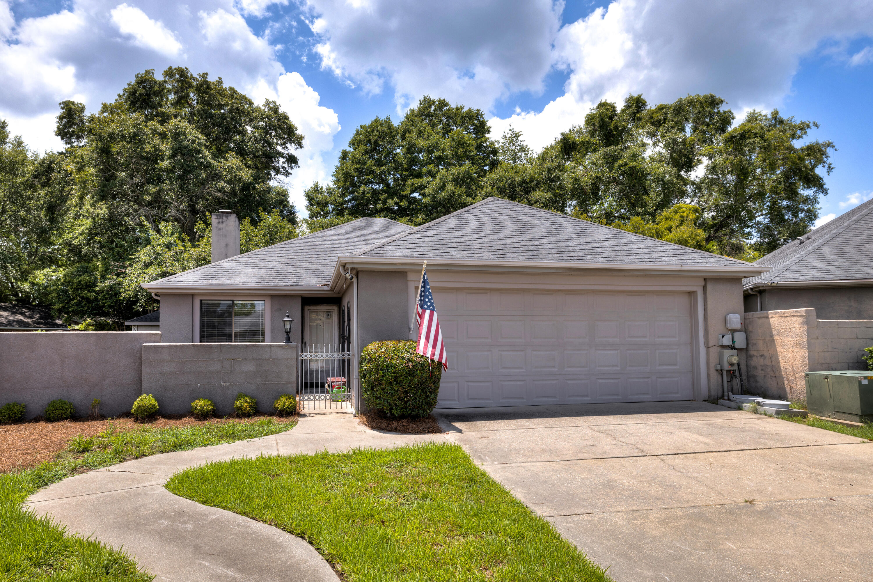 2202 Graystone Drive — photo