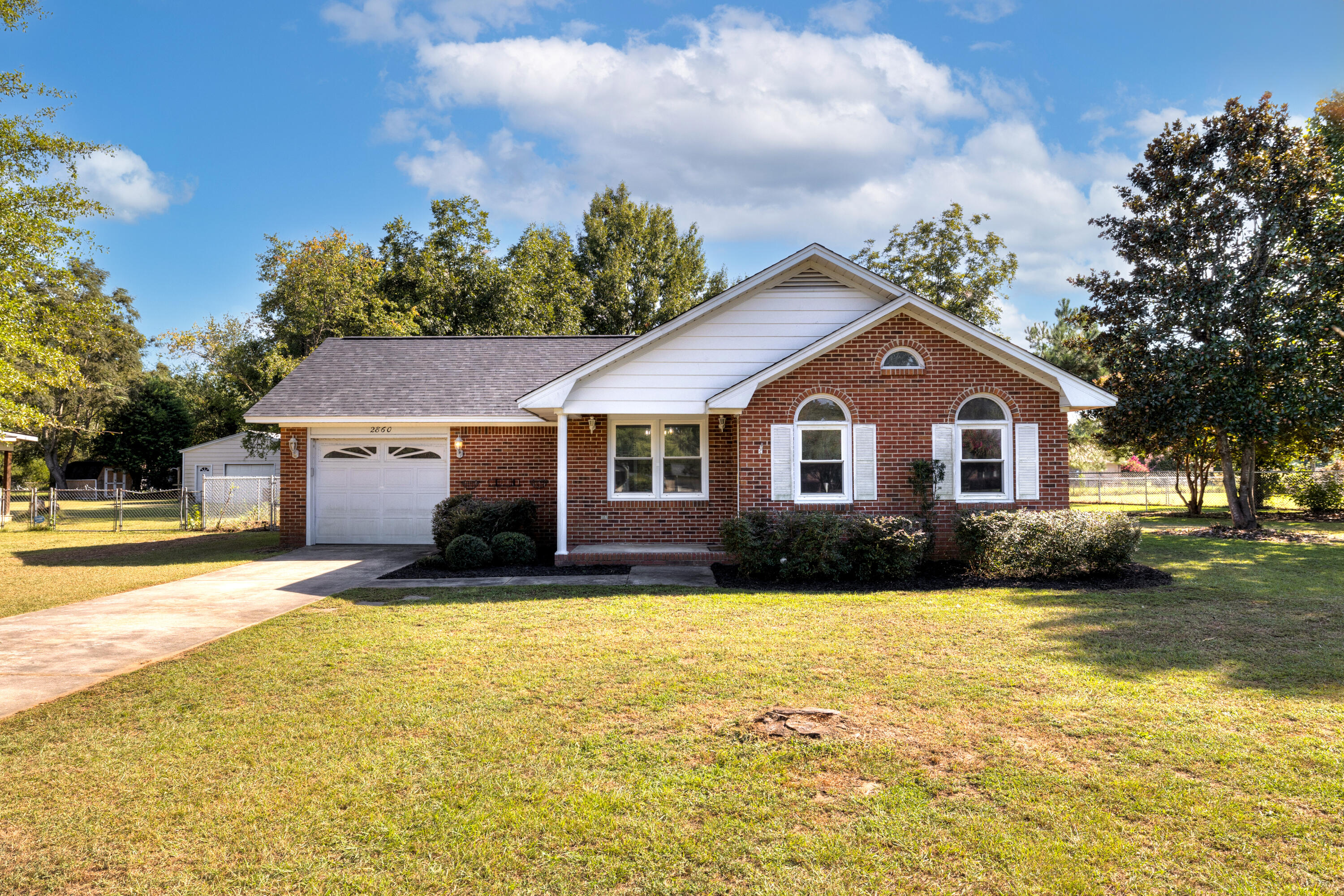 2860 Sheridan Drive — photo