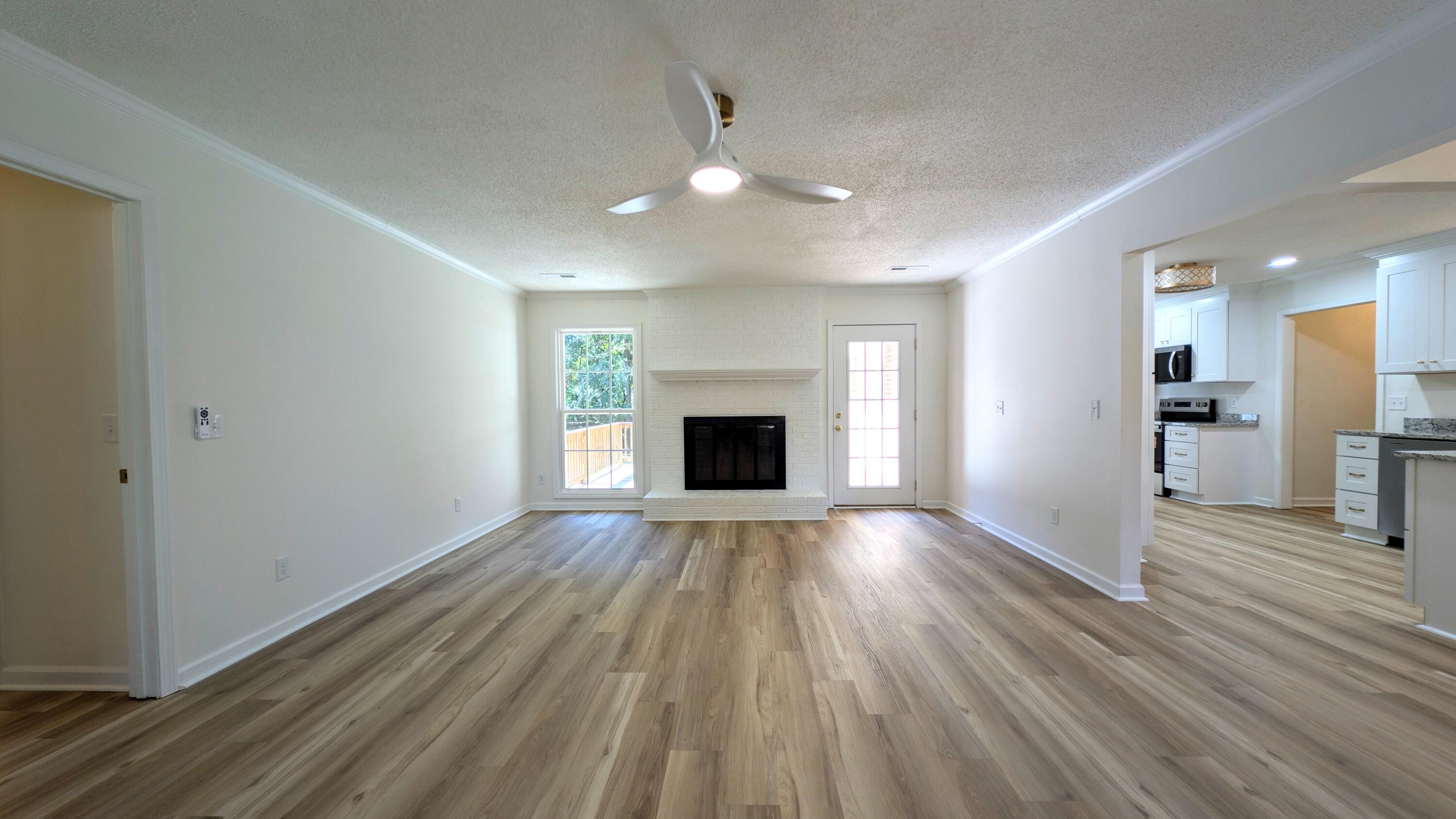 1090 Twin Lakes Drive — photo