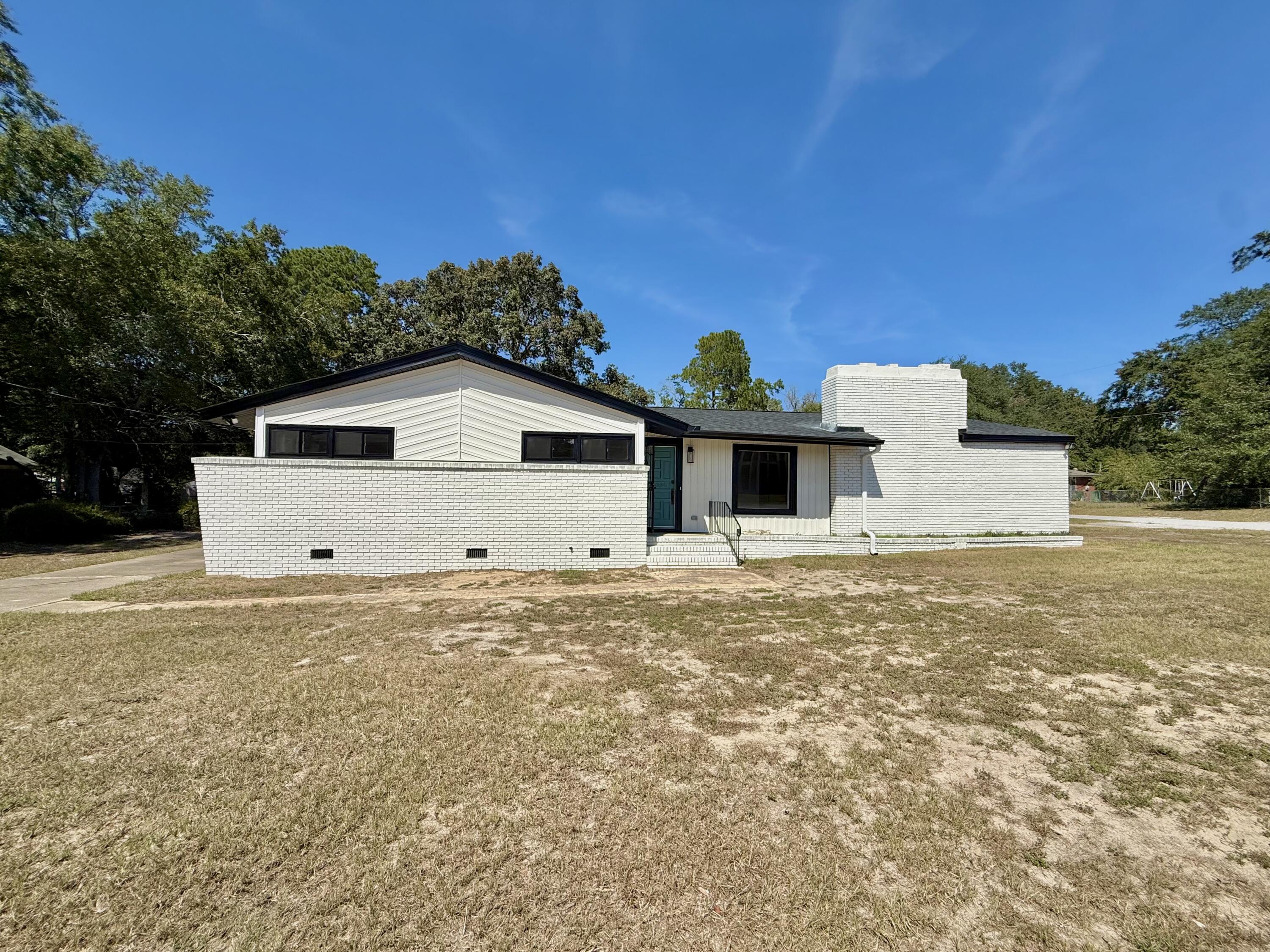 301 Stark Street — photo