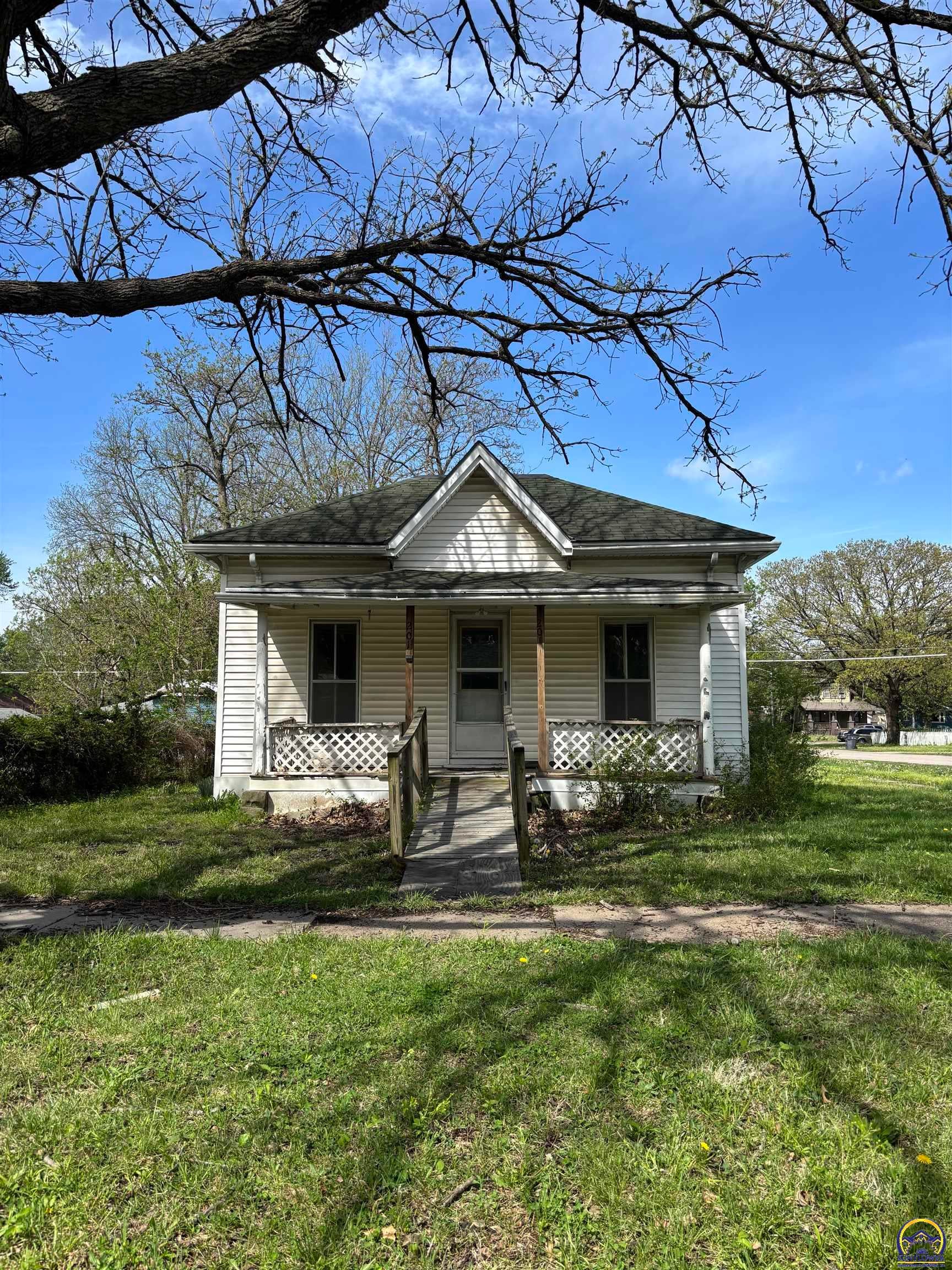 201 S Merchant — photo