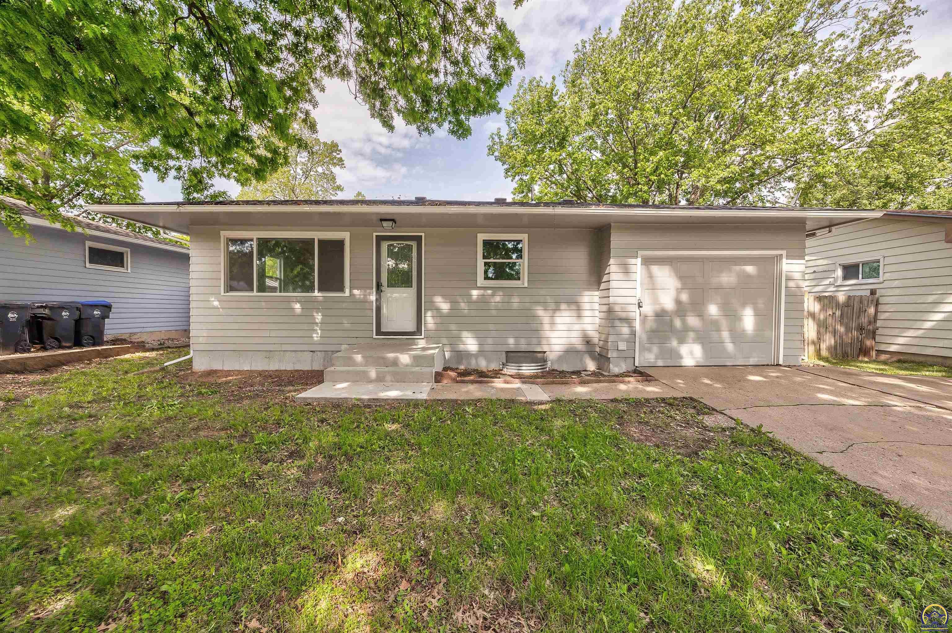 1917 SW Crest Dr — photo