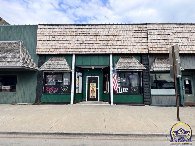 609 S Topeka — photo