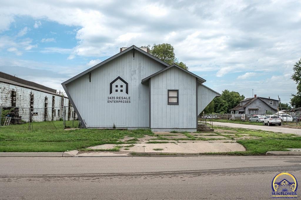 1435 SE Madison St — photo