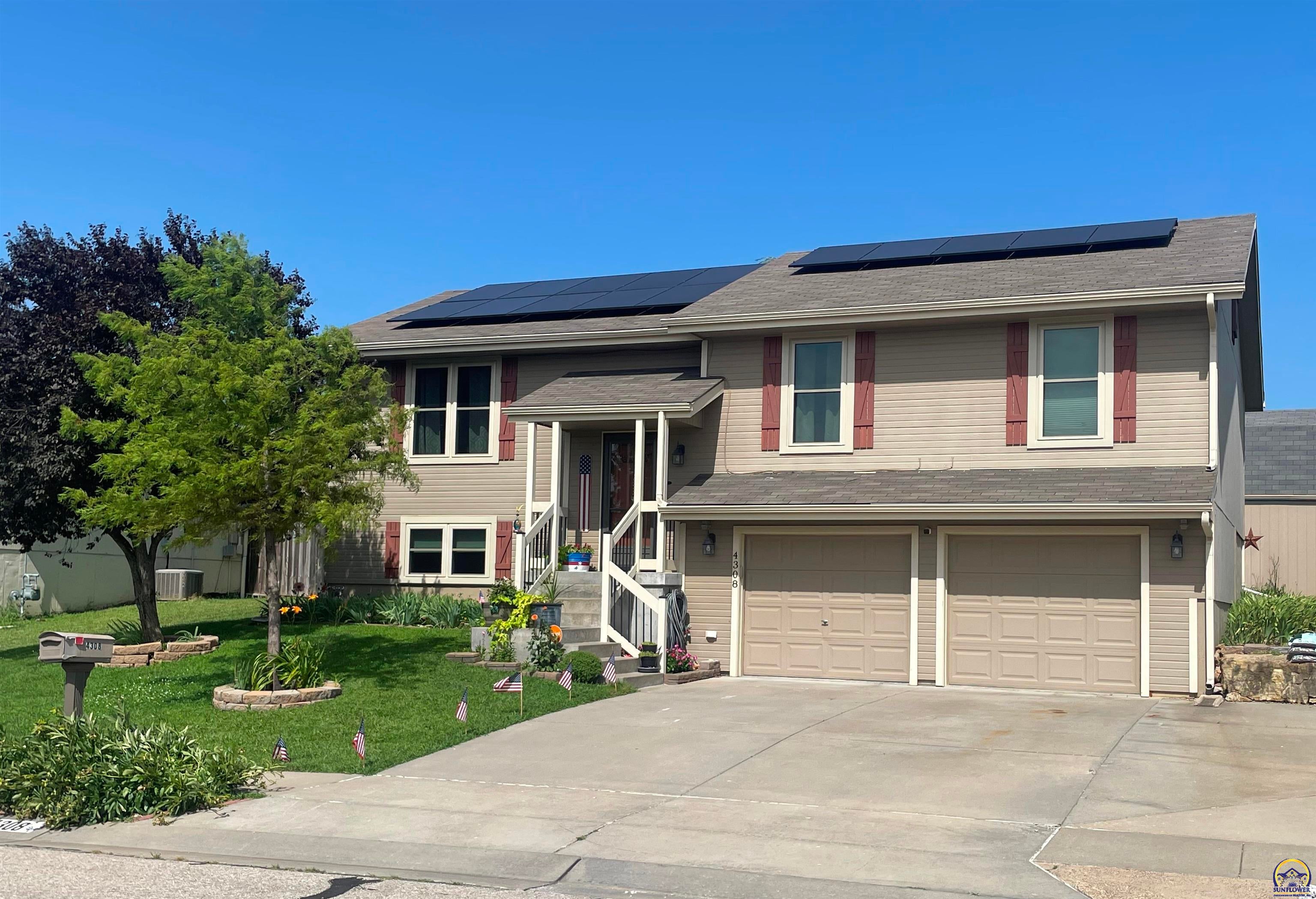 4308 SE Horseshoe Bend Dr — photo