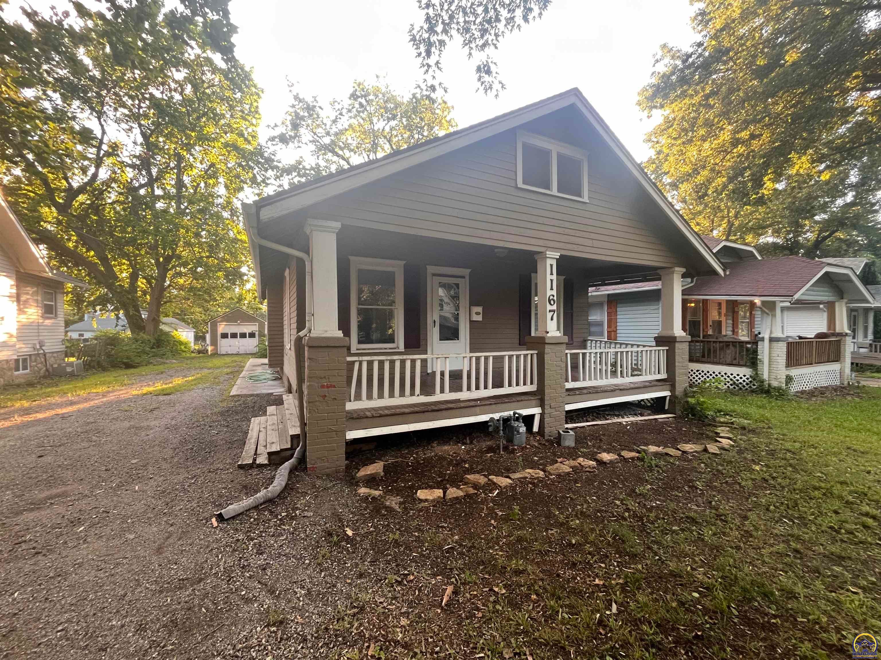 1167 SW Wayne Ave — photo