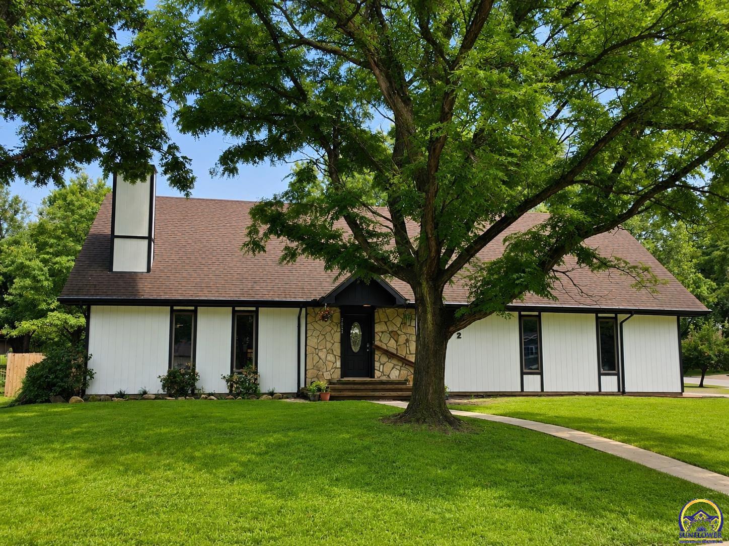 2802 Monterey Dr — photo