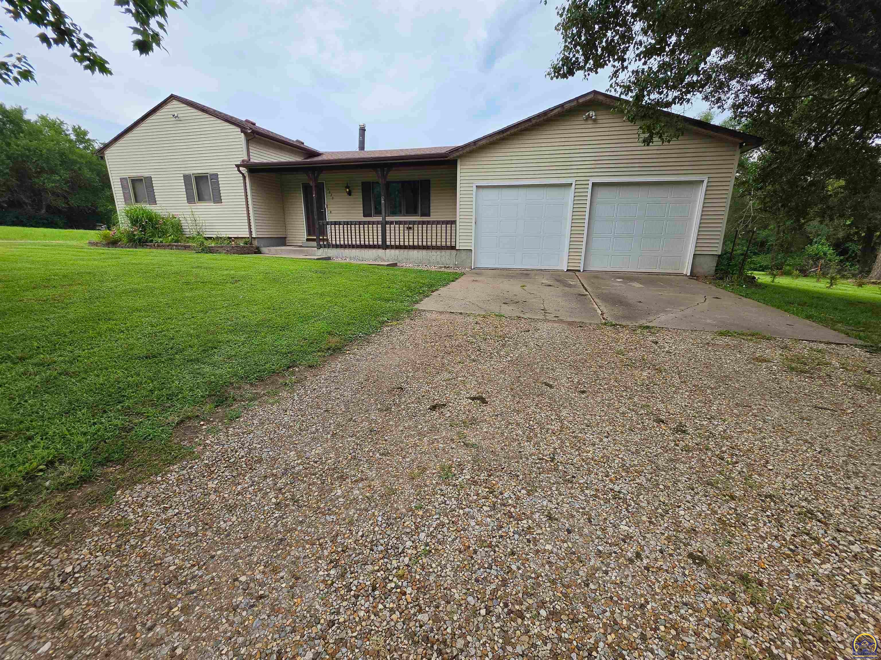 5820 NE Indian Creek Rd — photo