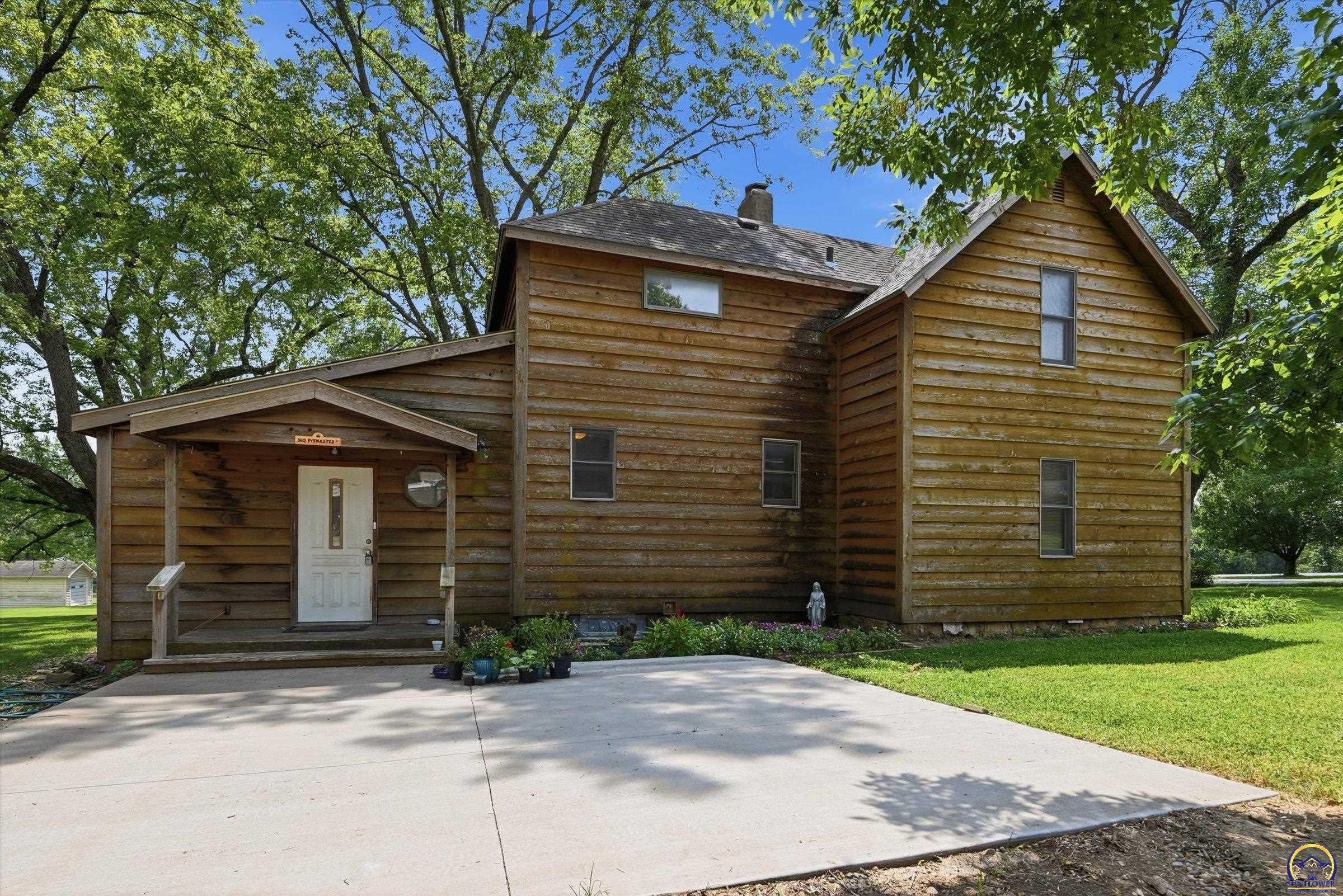 3022 NW Rochester Rd, Topeka, KS 66617 — photo 2