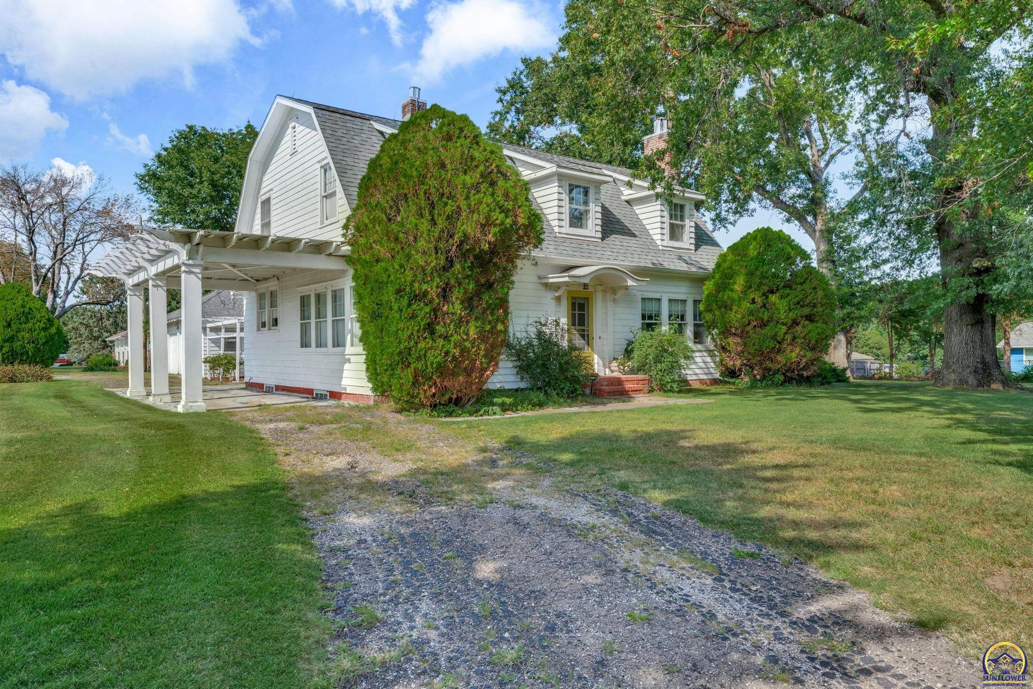 240 SW Fairlawn Rd — photo