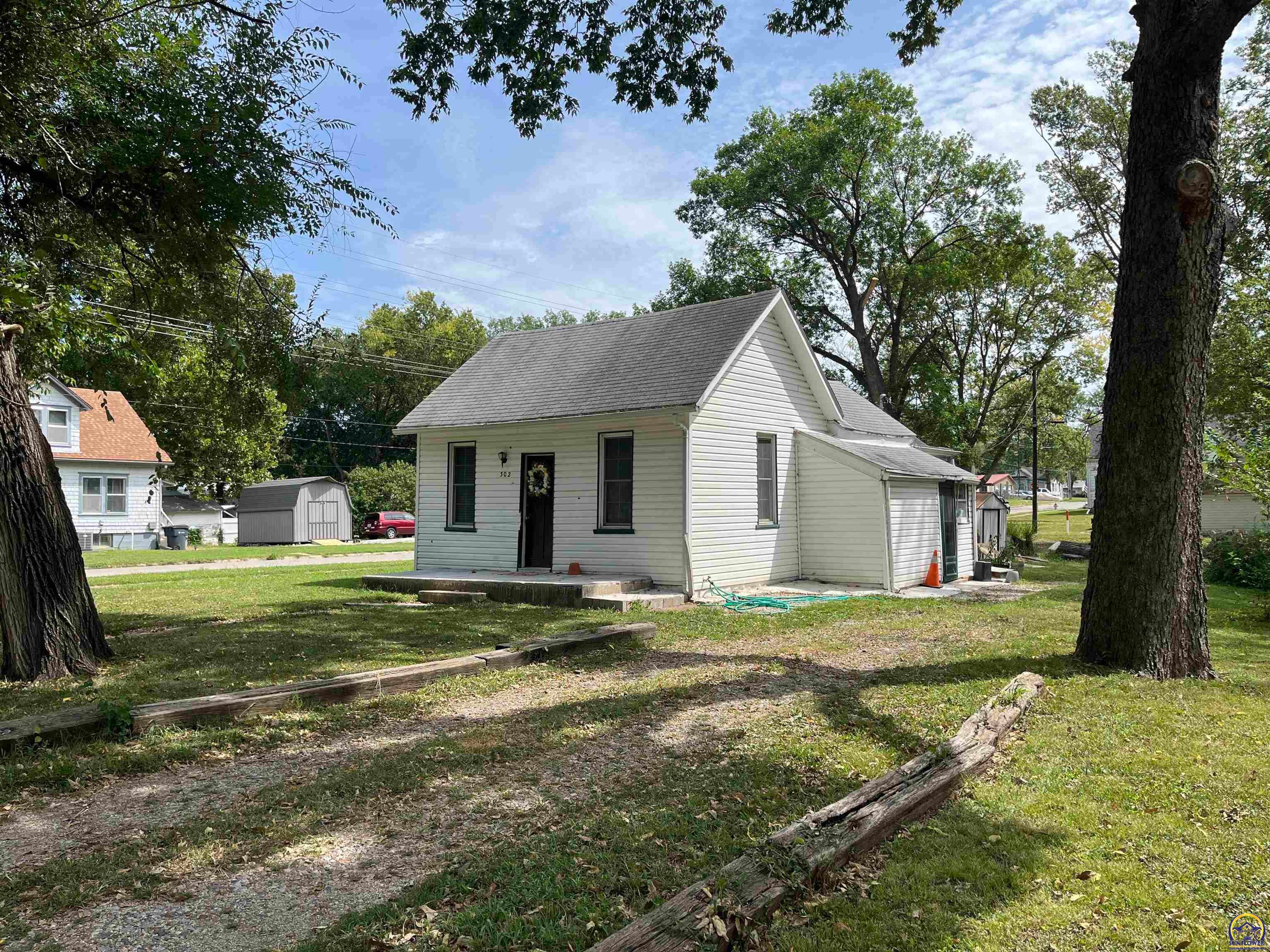 302 S Exchange St — photo