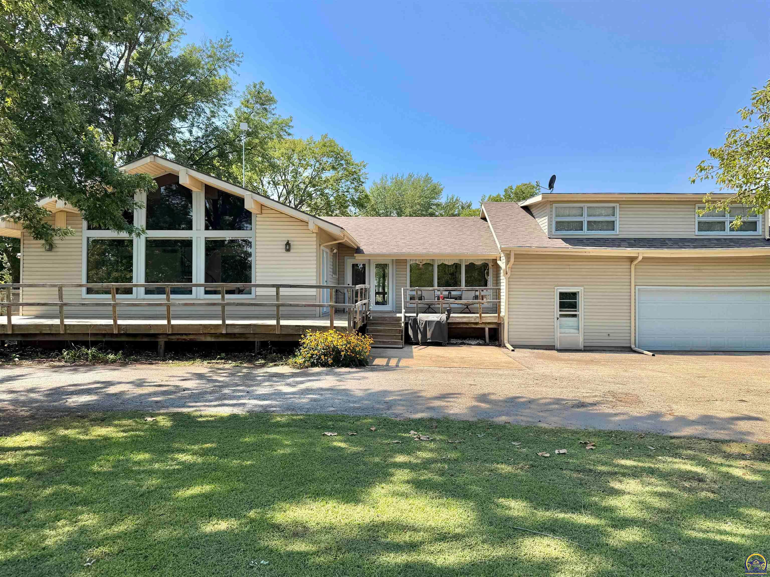 7482 Hilldale Rd — photo