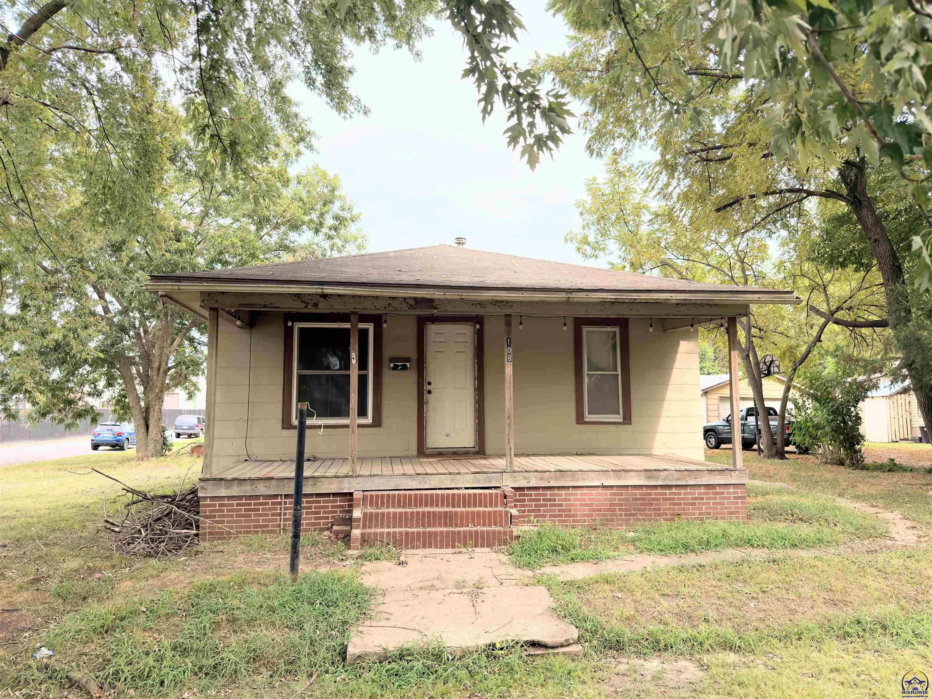 108 N College Dr — photo