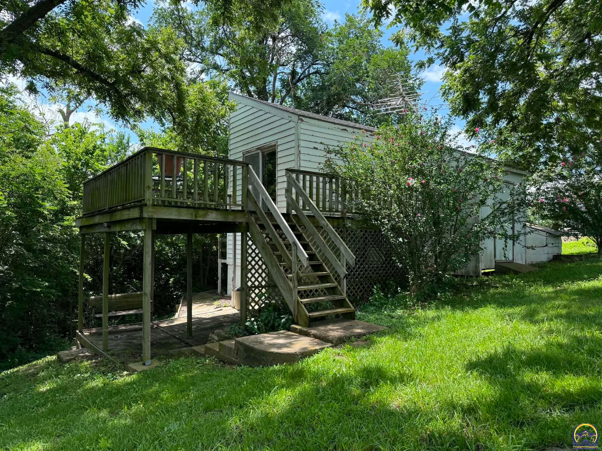 212 S Shore Dr — photo