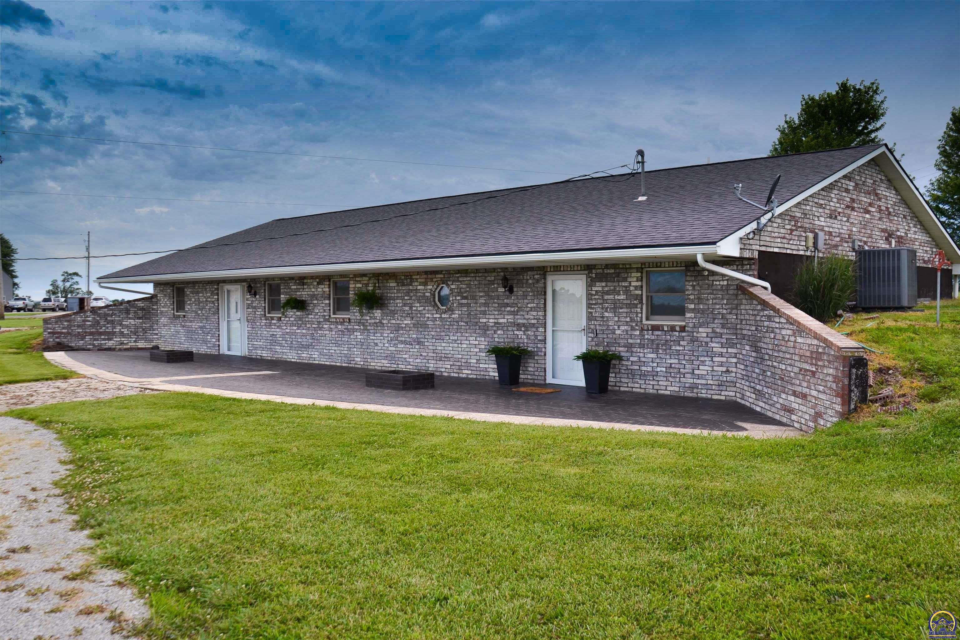 2599 Shetland Rd — photo