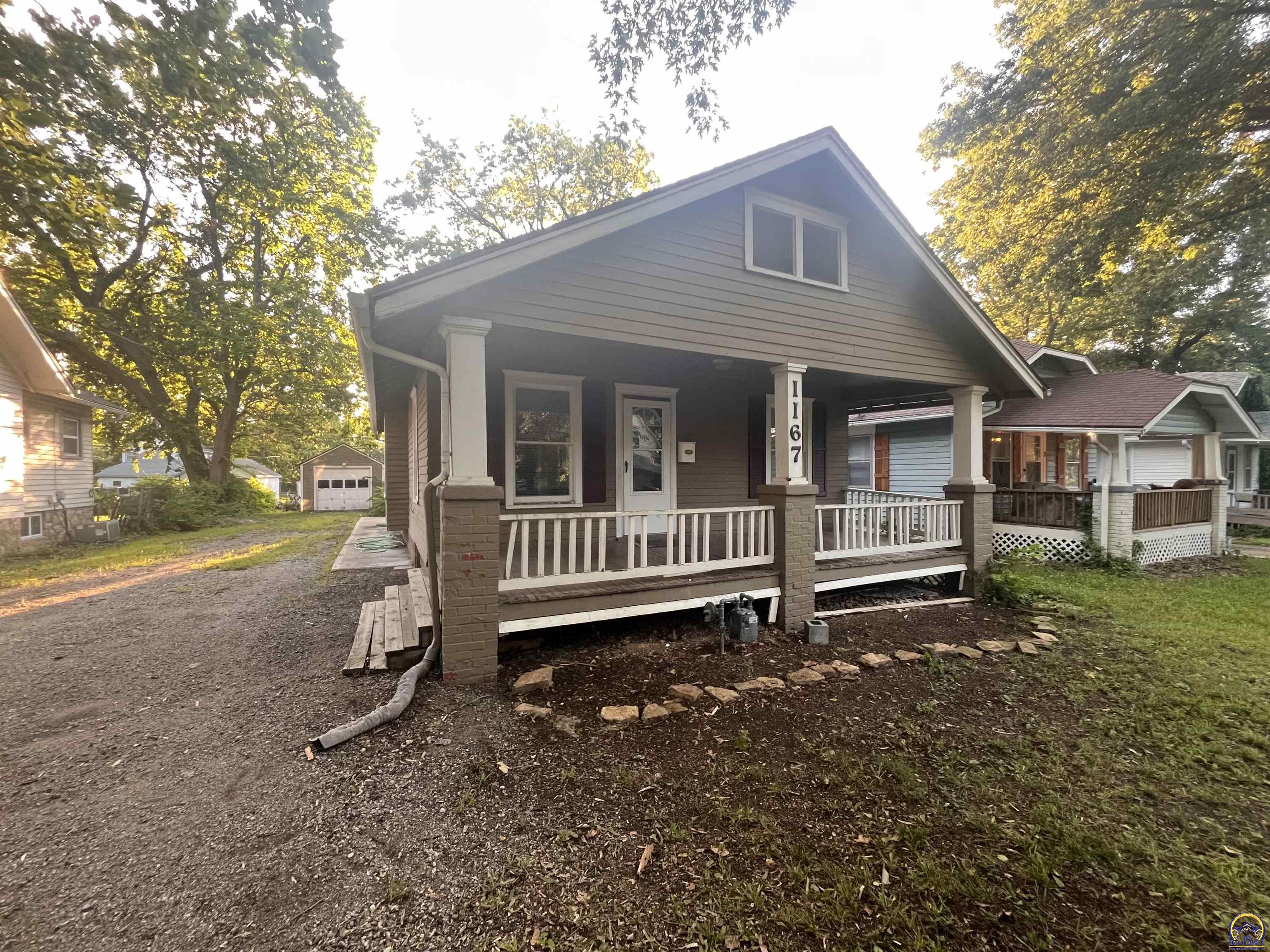 1167 SW Wayne Ave — photo