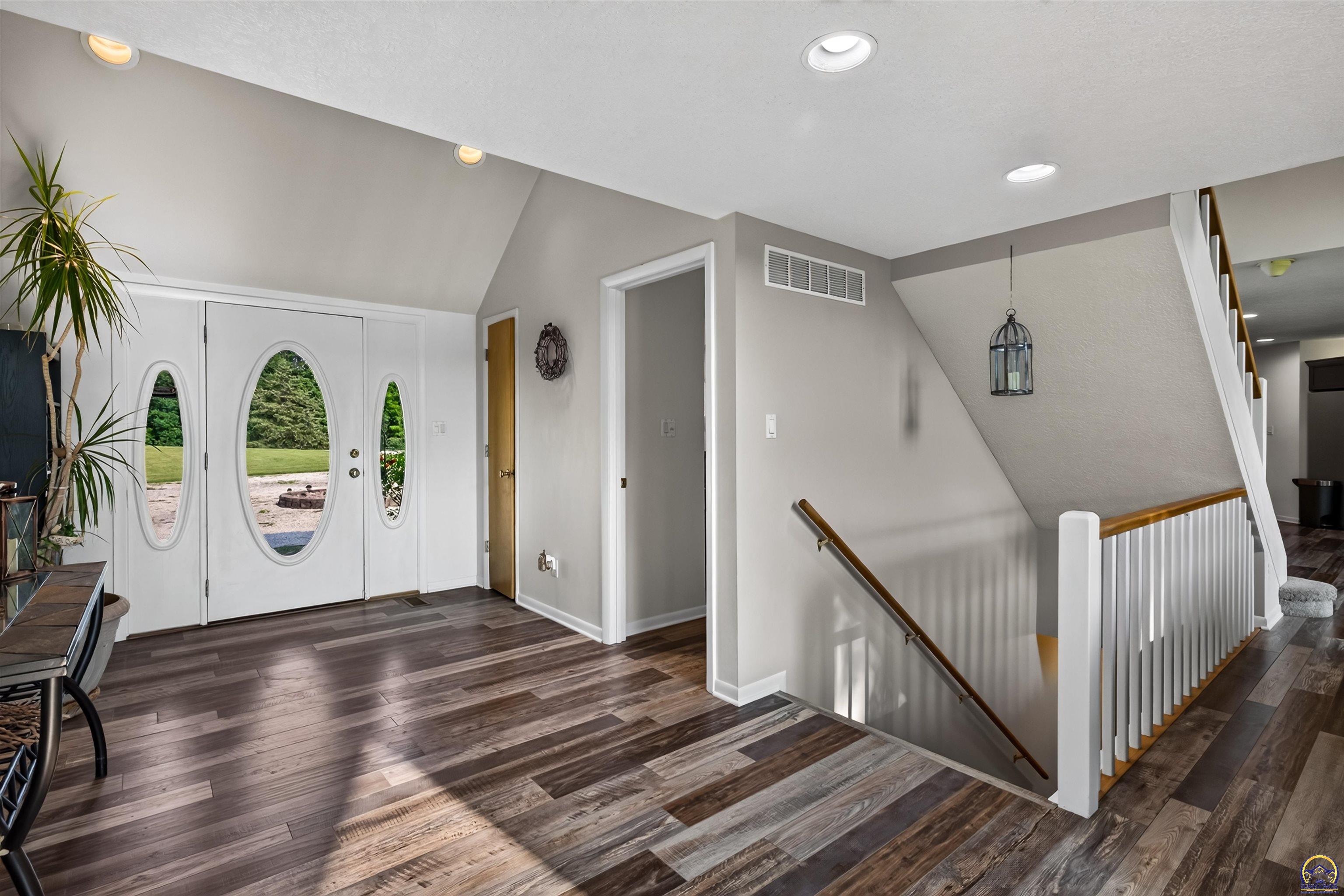 21185 R Road, Holton, KS 66436 — photo 2