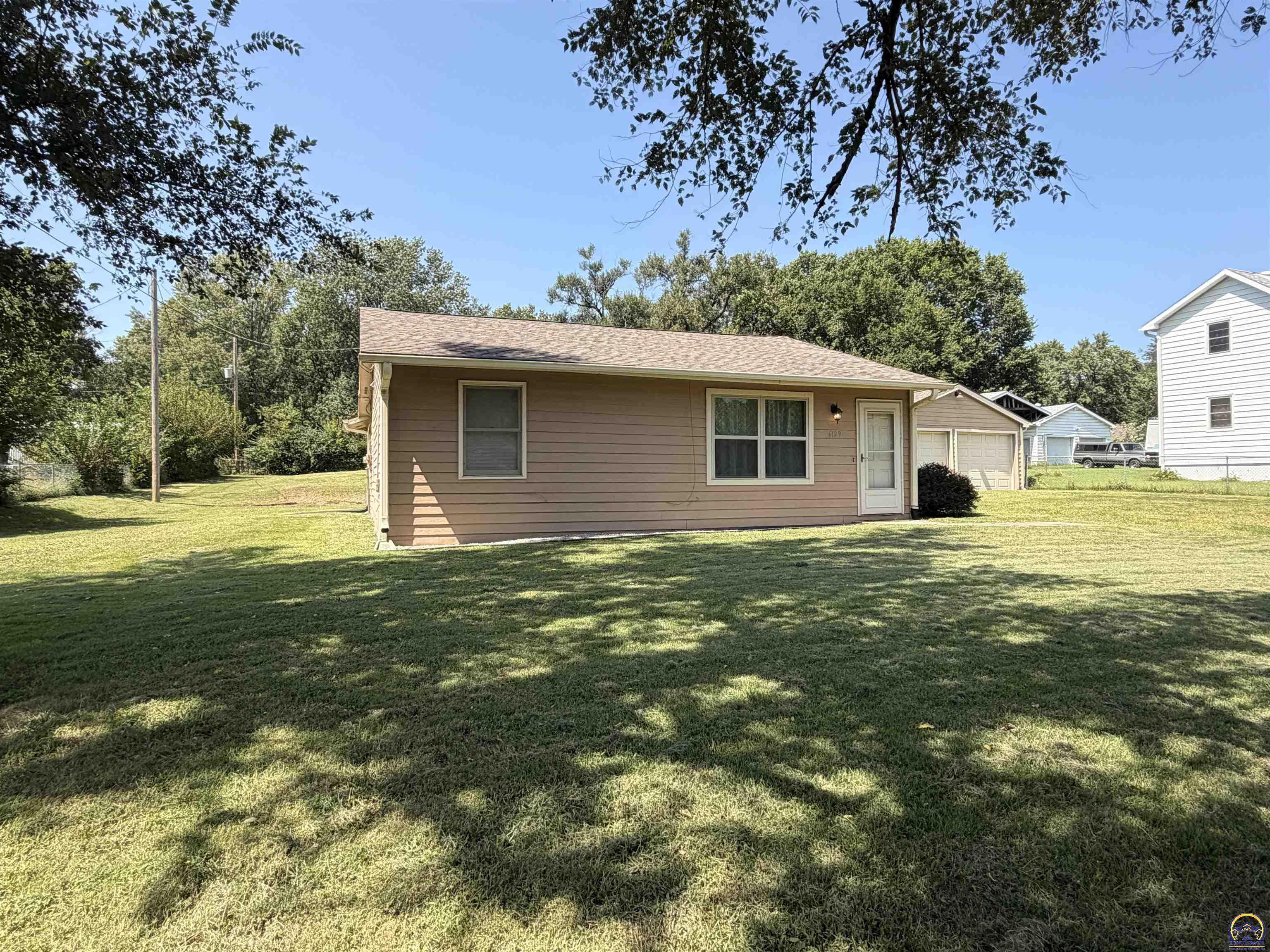 6129 NW Rochester Road, Topeka, KS 66617