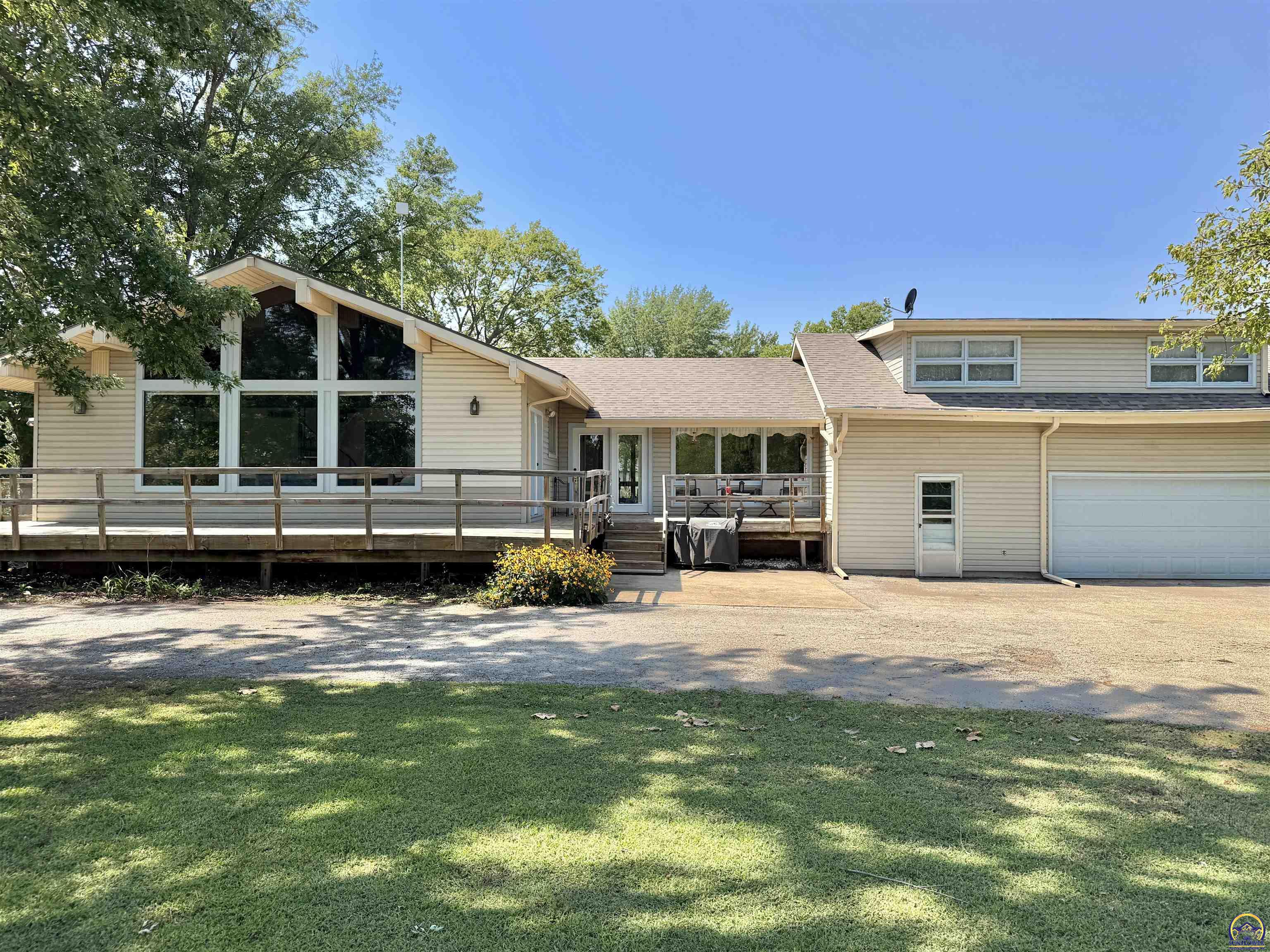 7482 Hilldale Rd — photo