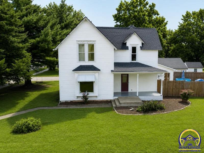 111 E Maple Street, Fairview, KS 66425