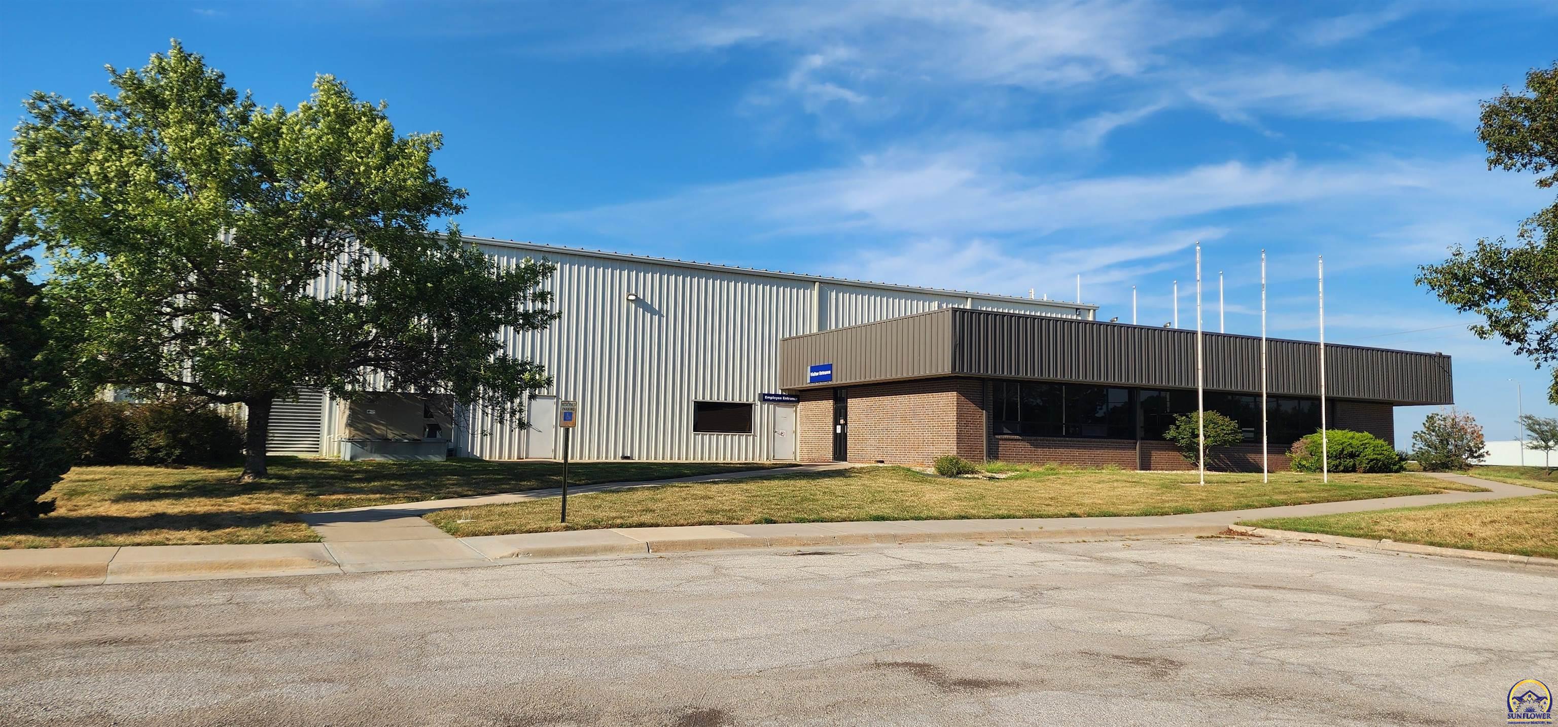1730 E Logan Ave — photo