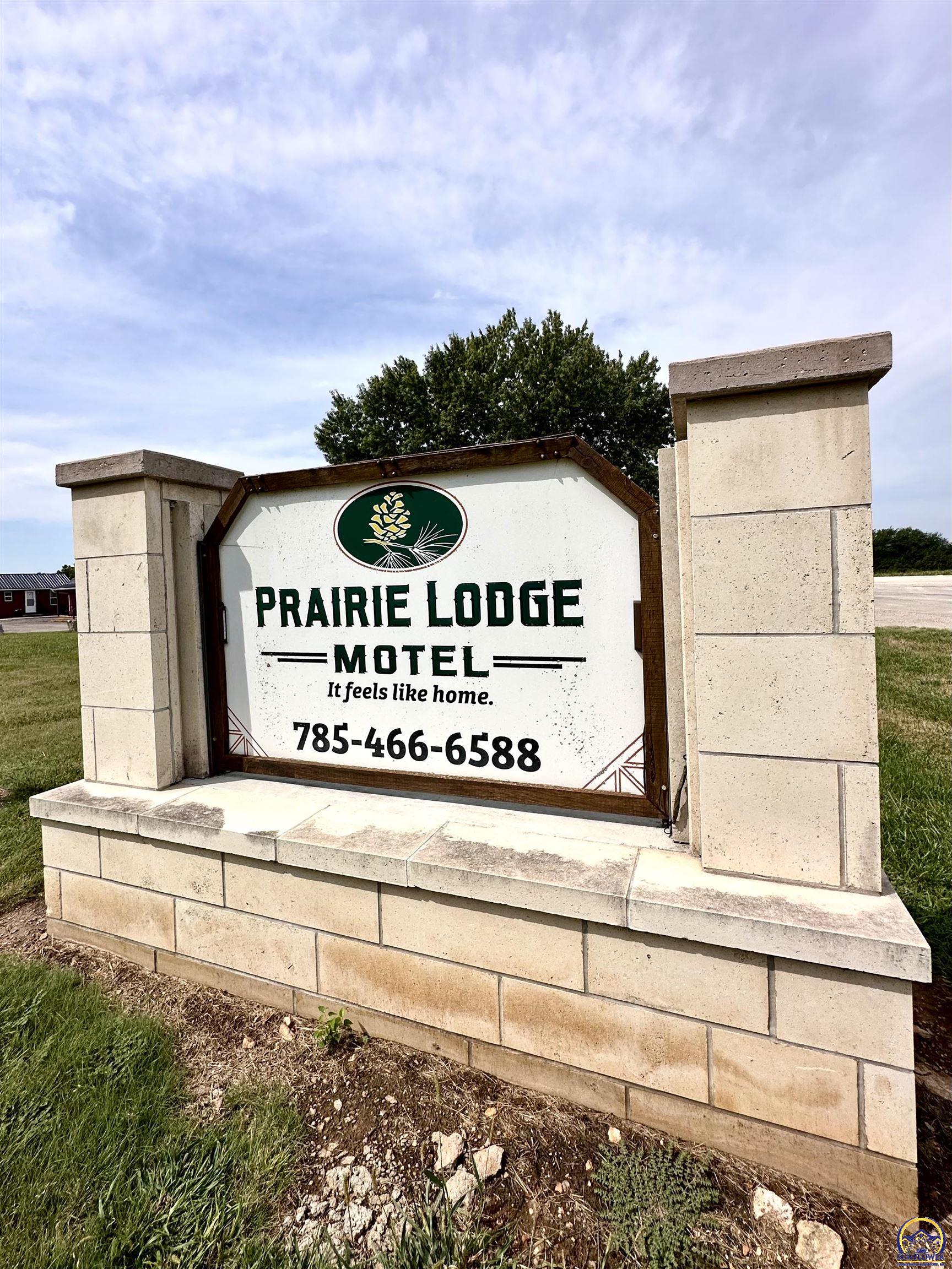 1219 NE Old US Hwy 56 — photo