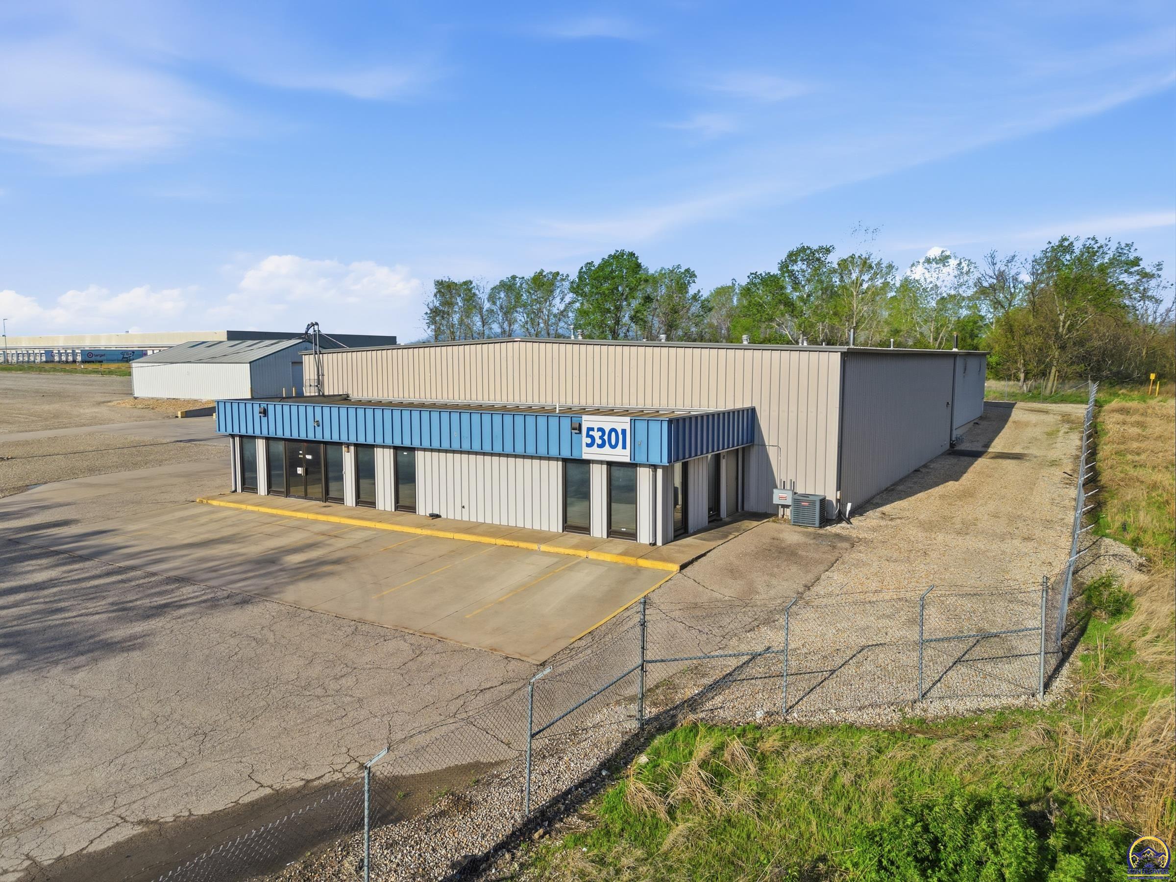 5301 SW Topeka Blvd — photo