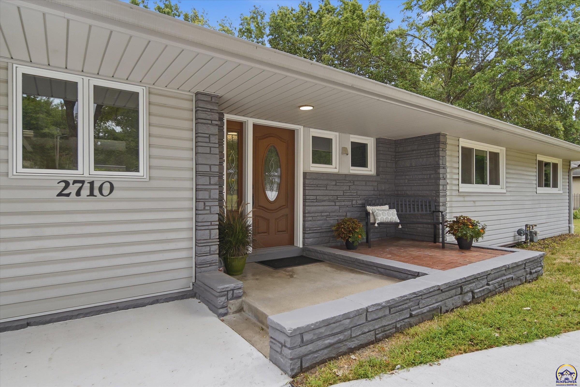 2710 SW Burlingame Rd — photo