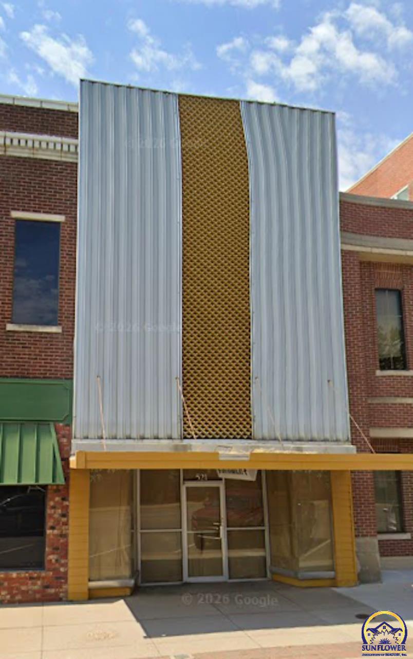 521 Commercial St — photo
