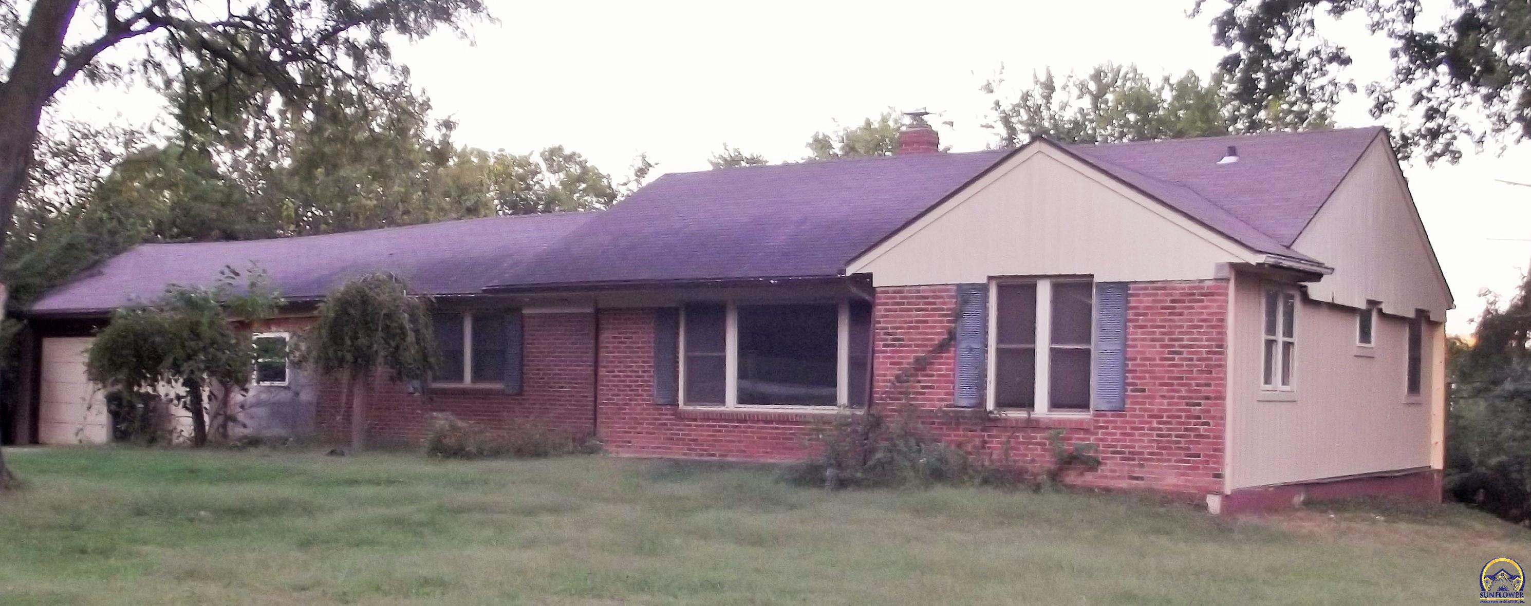 330 SW Yorkshire Rd — photo