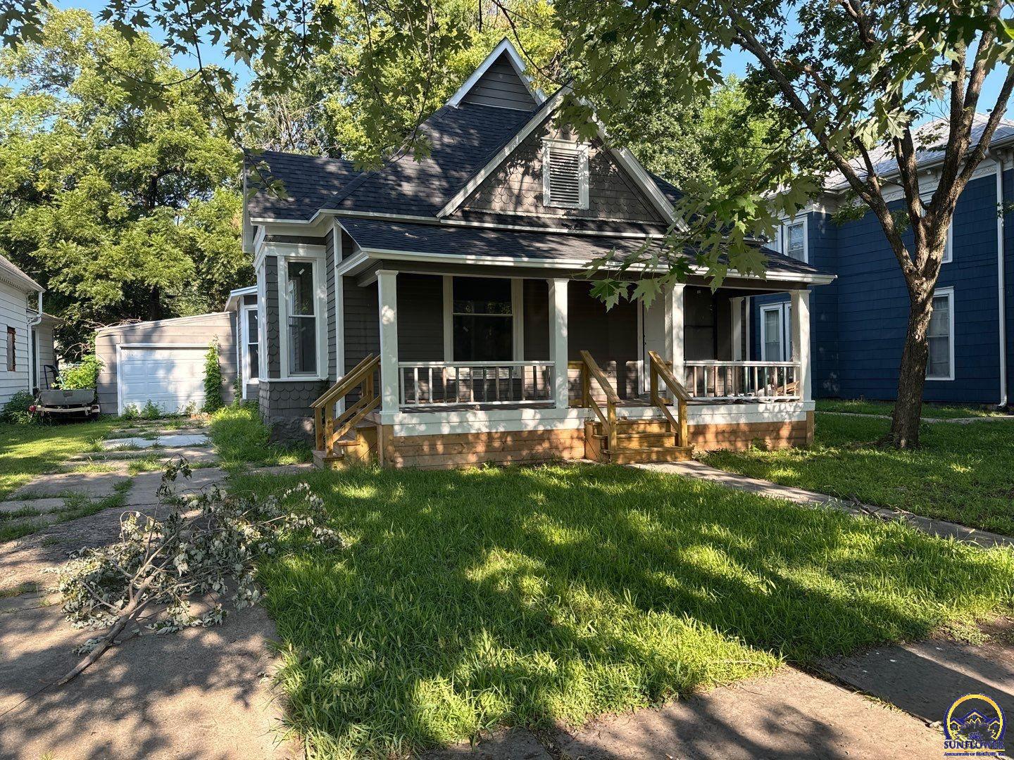 905 Neosho St — photo