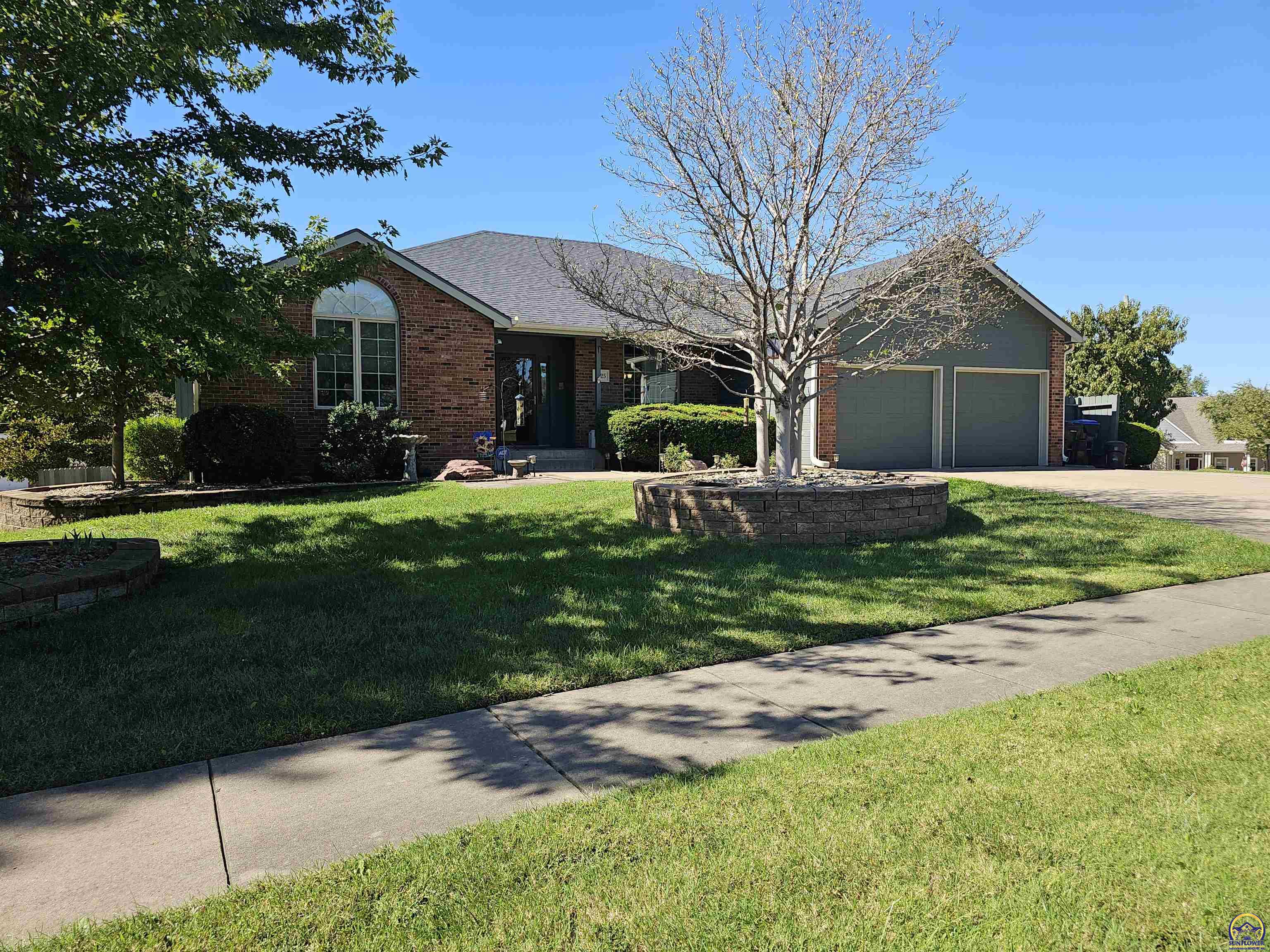 1525 SW Village Dr — photo
