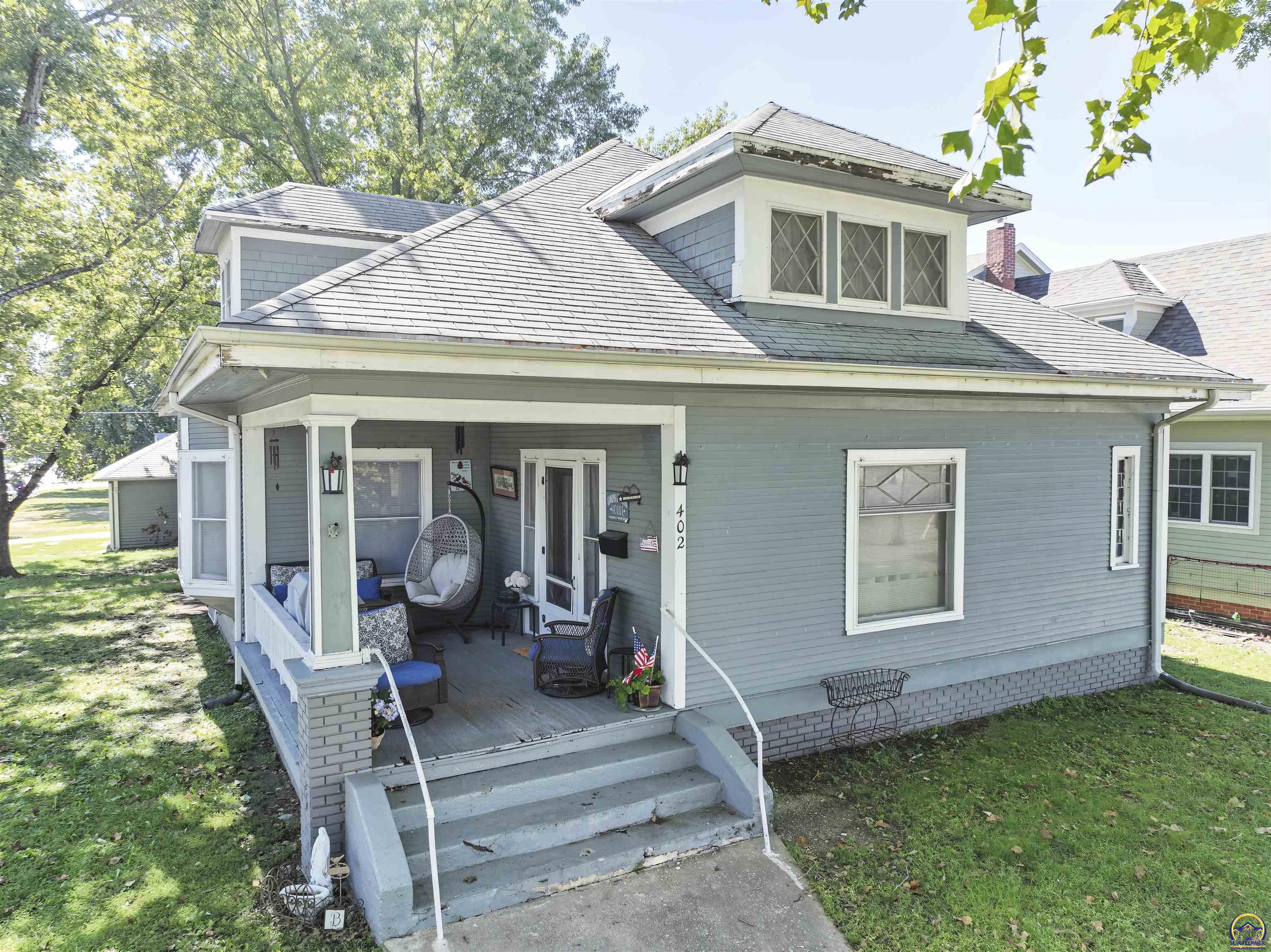 402 Bertrand — photo
