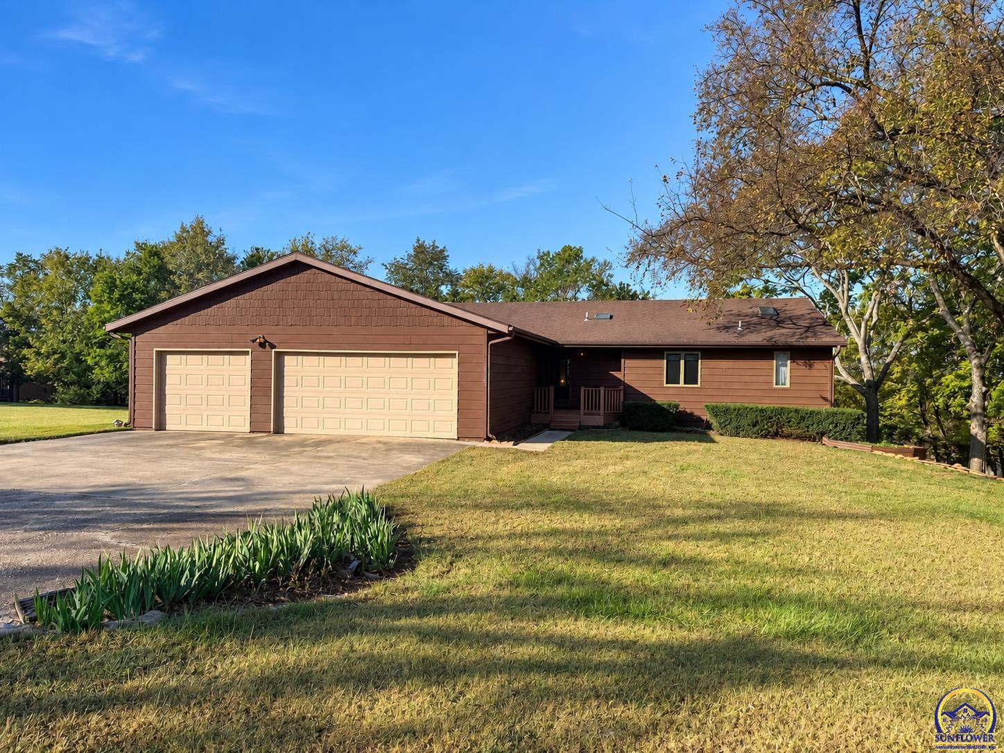 6221 Ridgeview Dr — photo