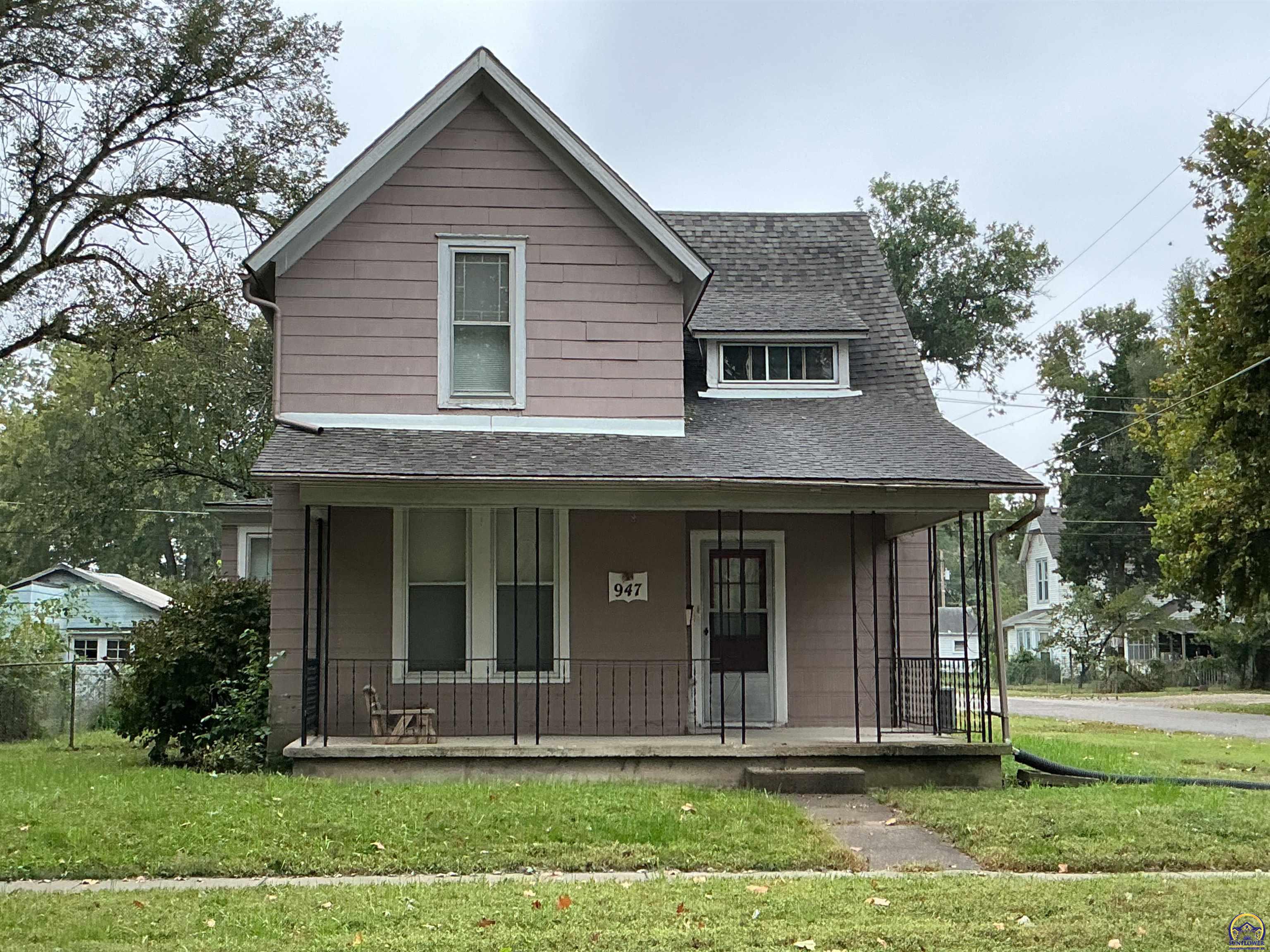 947 NE Chester Ave — photo