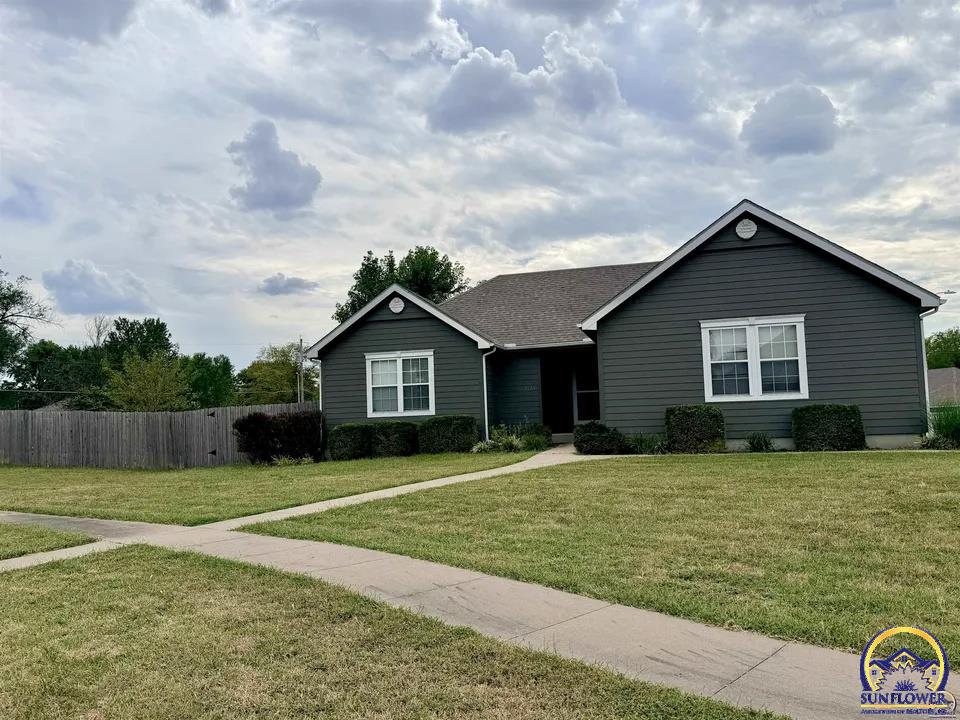 2101 SE Peace Ct — photo